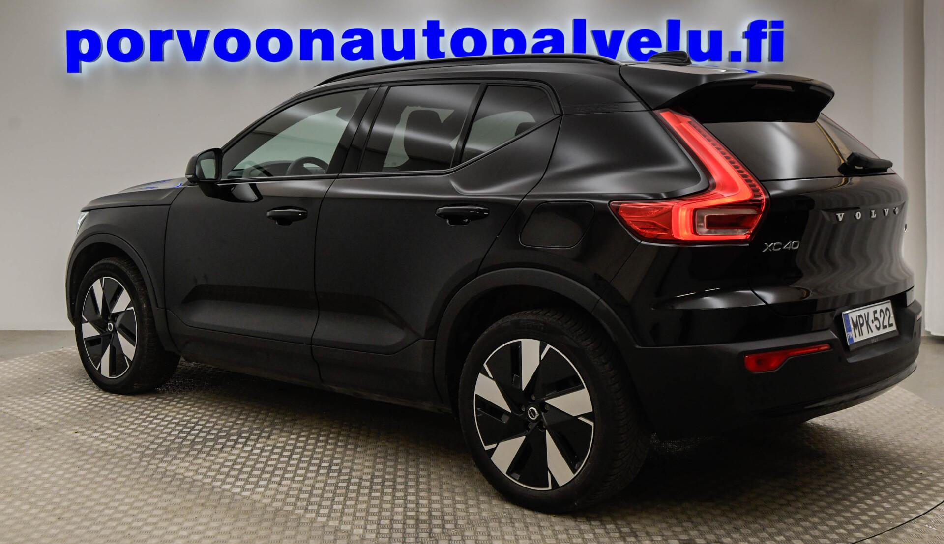VOLVO XC40 2024