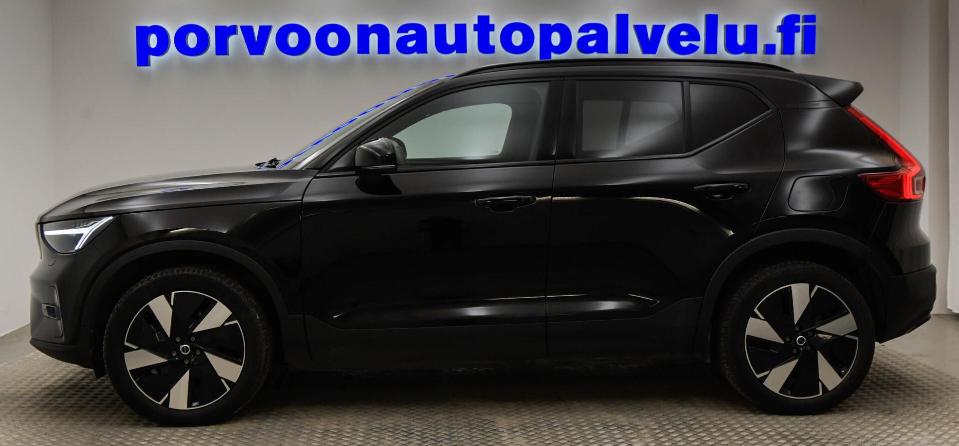 VOLVO XC40 2024