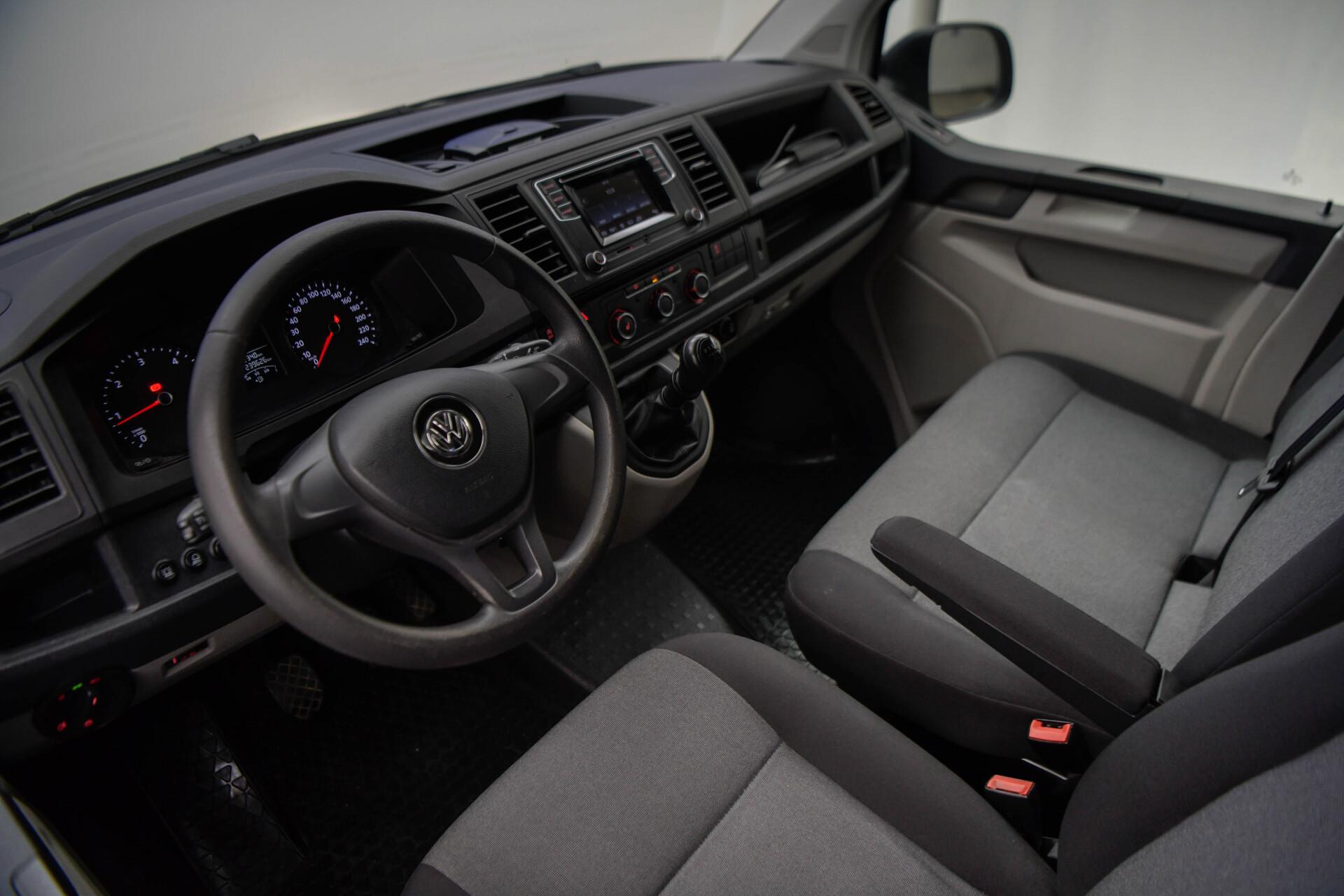 VOLKSWAGEN Transporter 2017