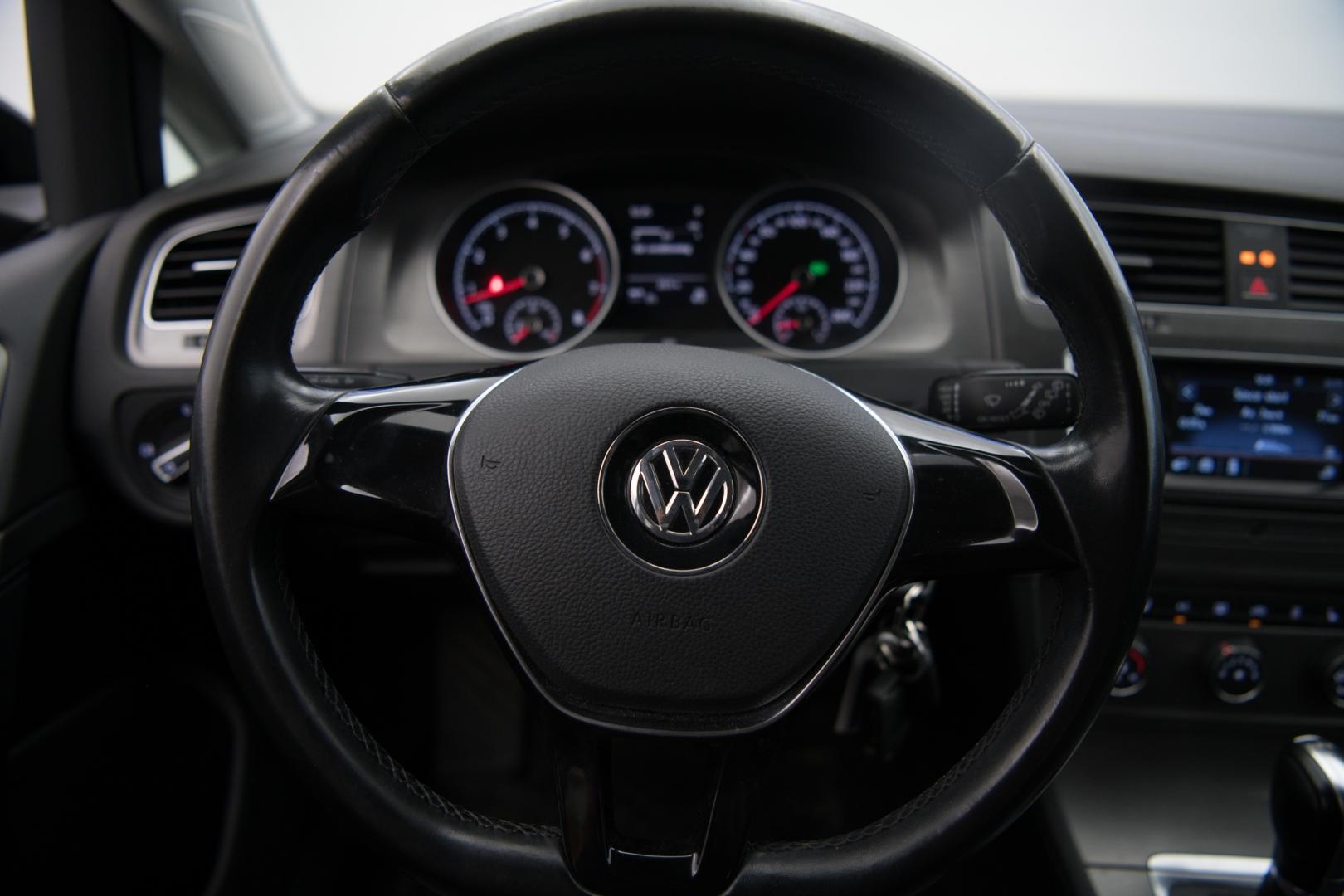VOLKSWAGEN Golf 2013