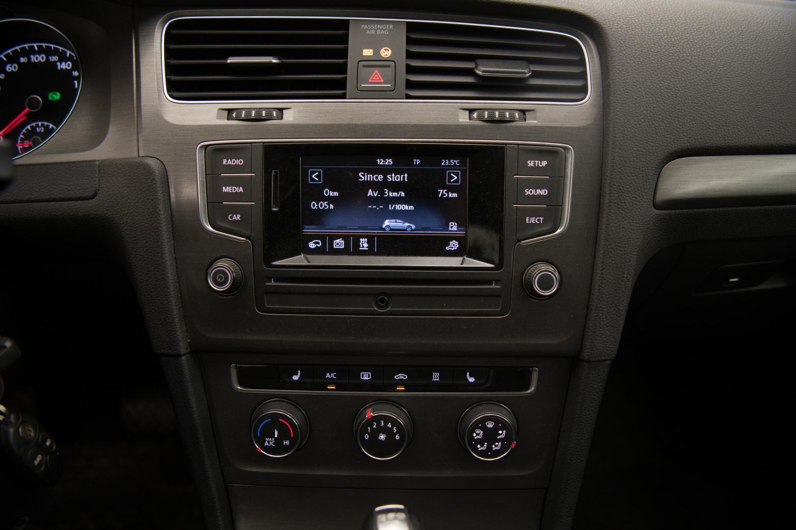 VOLKSWAGEN Golf 2013