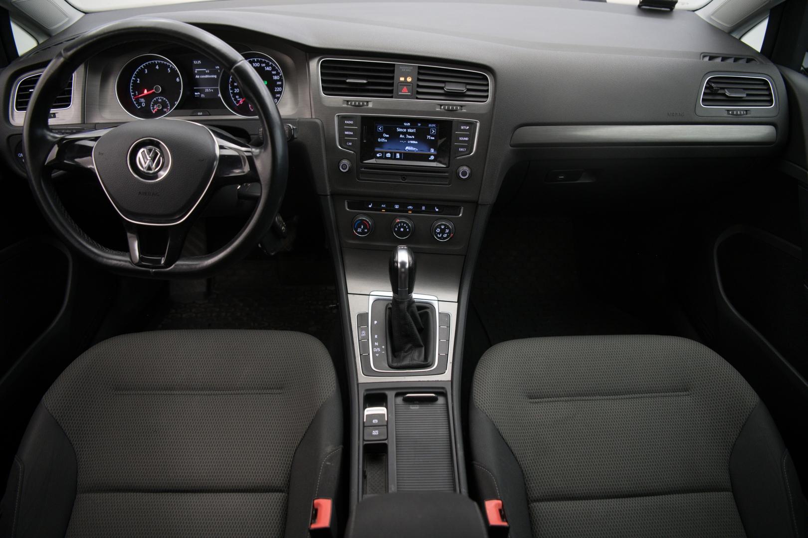 VOLKSWAGEN Golf 2013