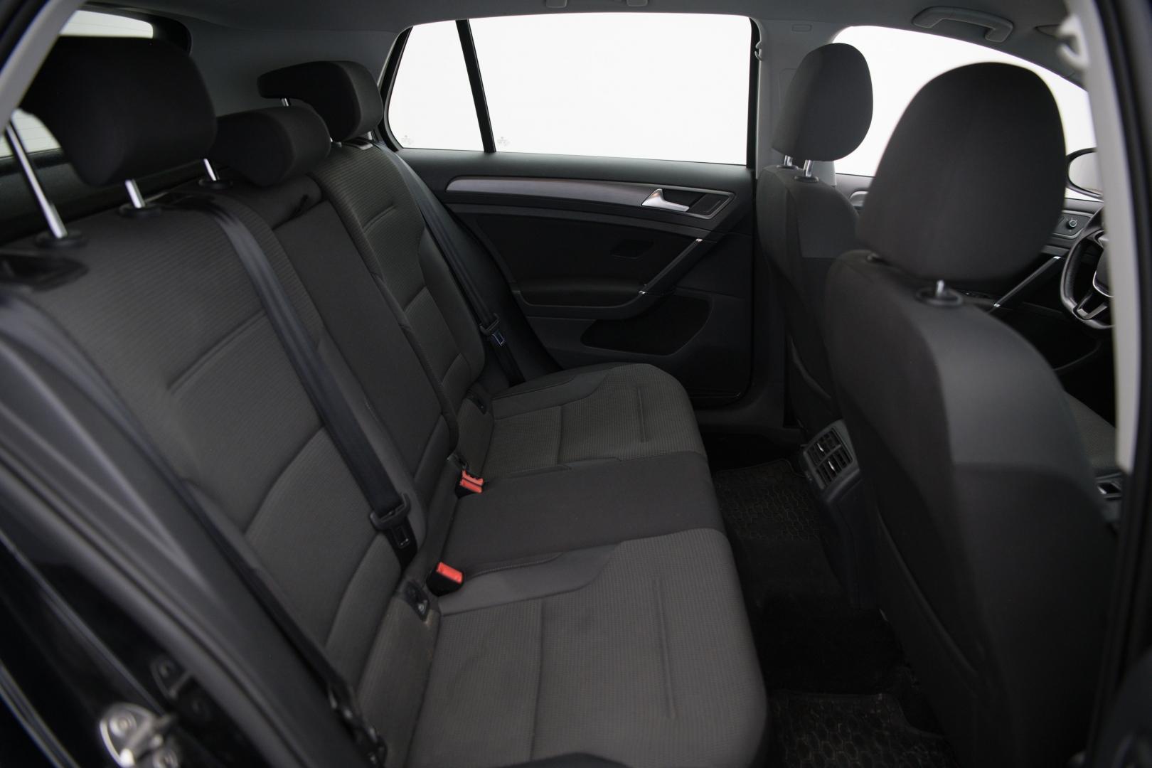 VOLKSWAGEN Golf 2013