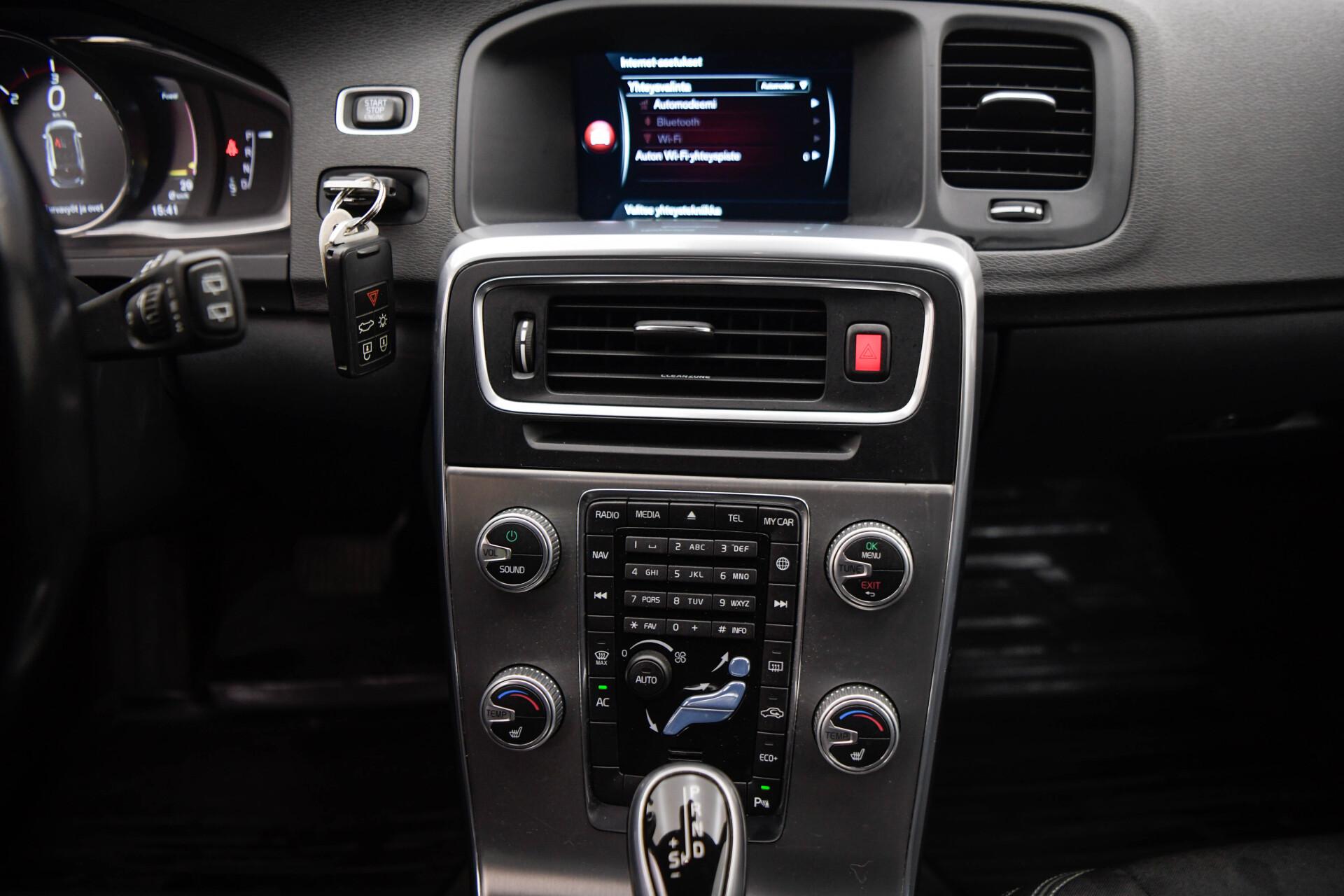 VOLVO V60 Cross Country 2016