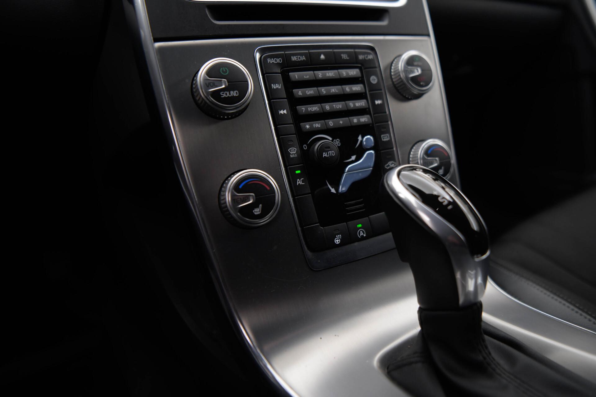VOLVO V60 Cross Country 2016