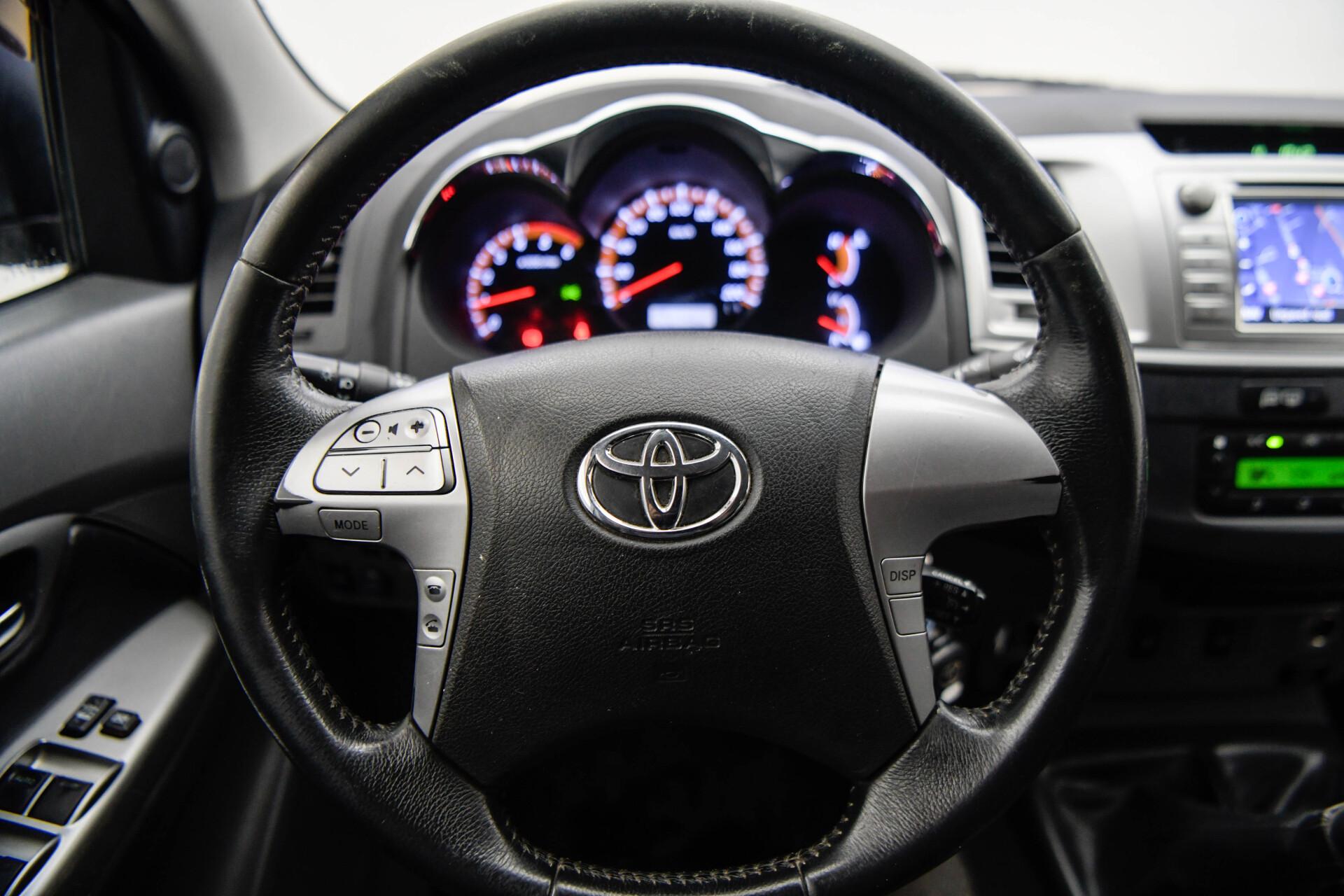 TOYOTA Hilux 2014