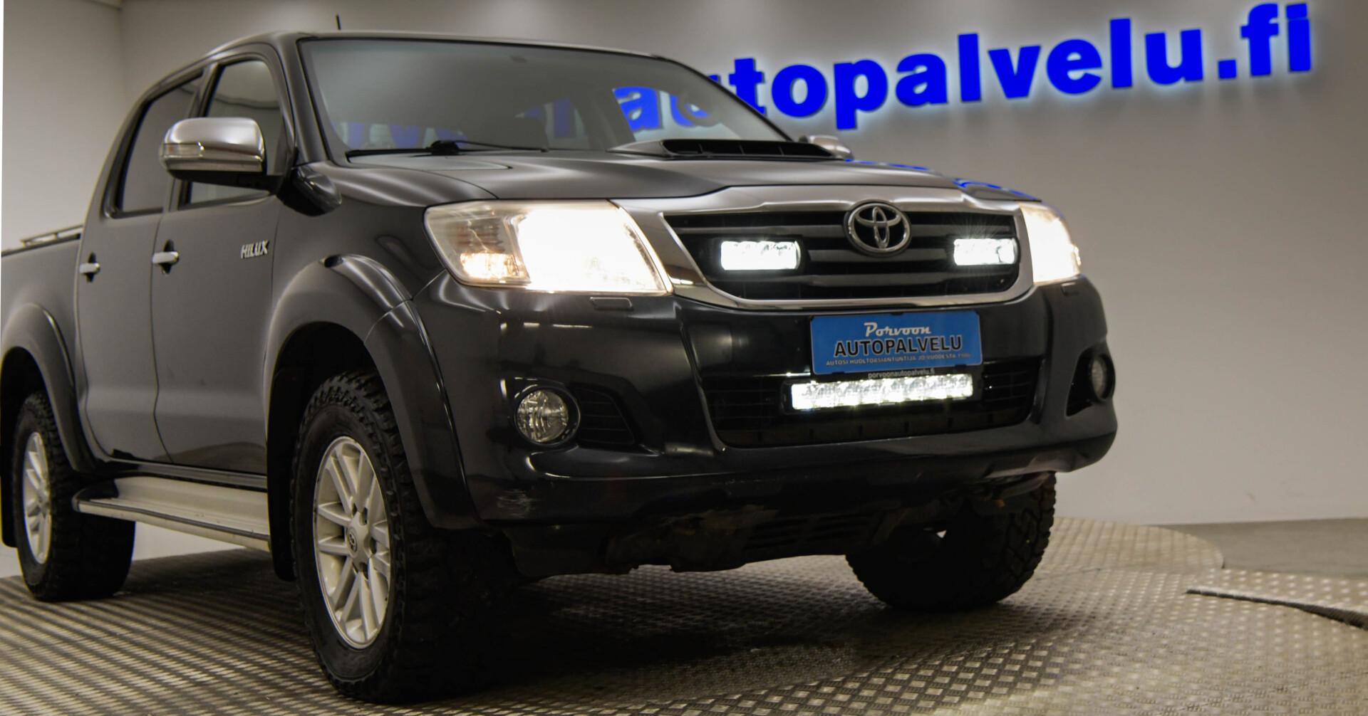 TOYOTA Hilux 2012