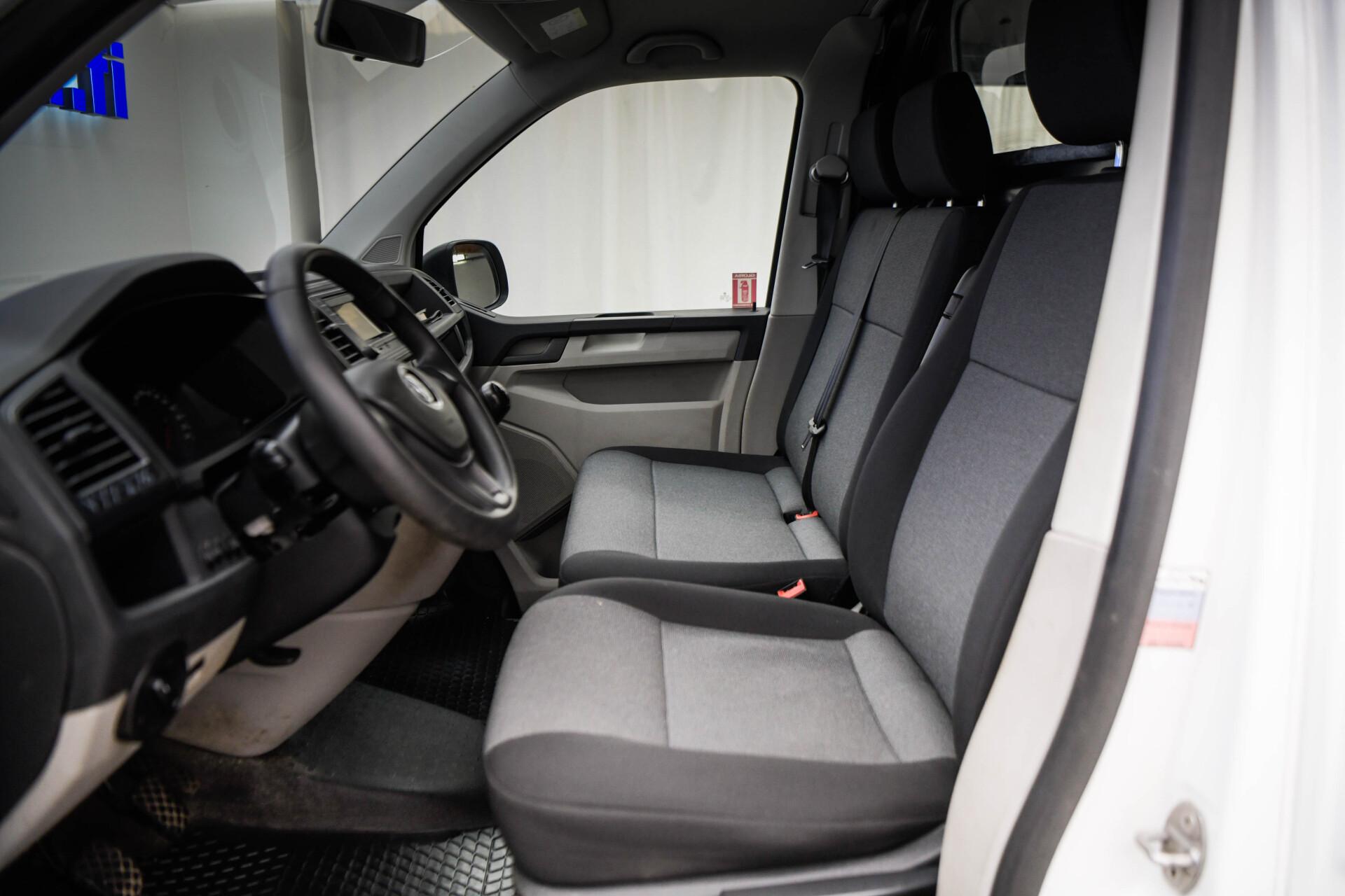 VOLKSWAGEN Transporter 2016