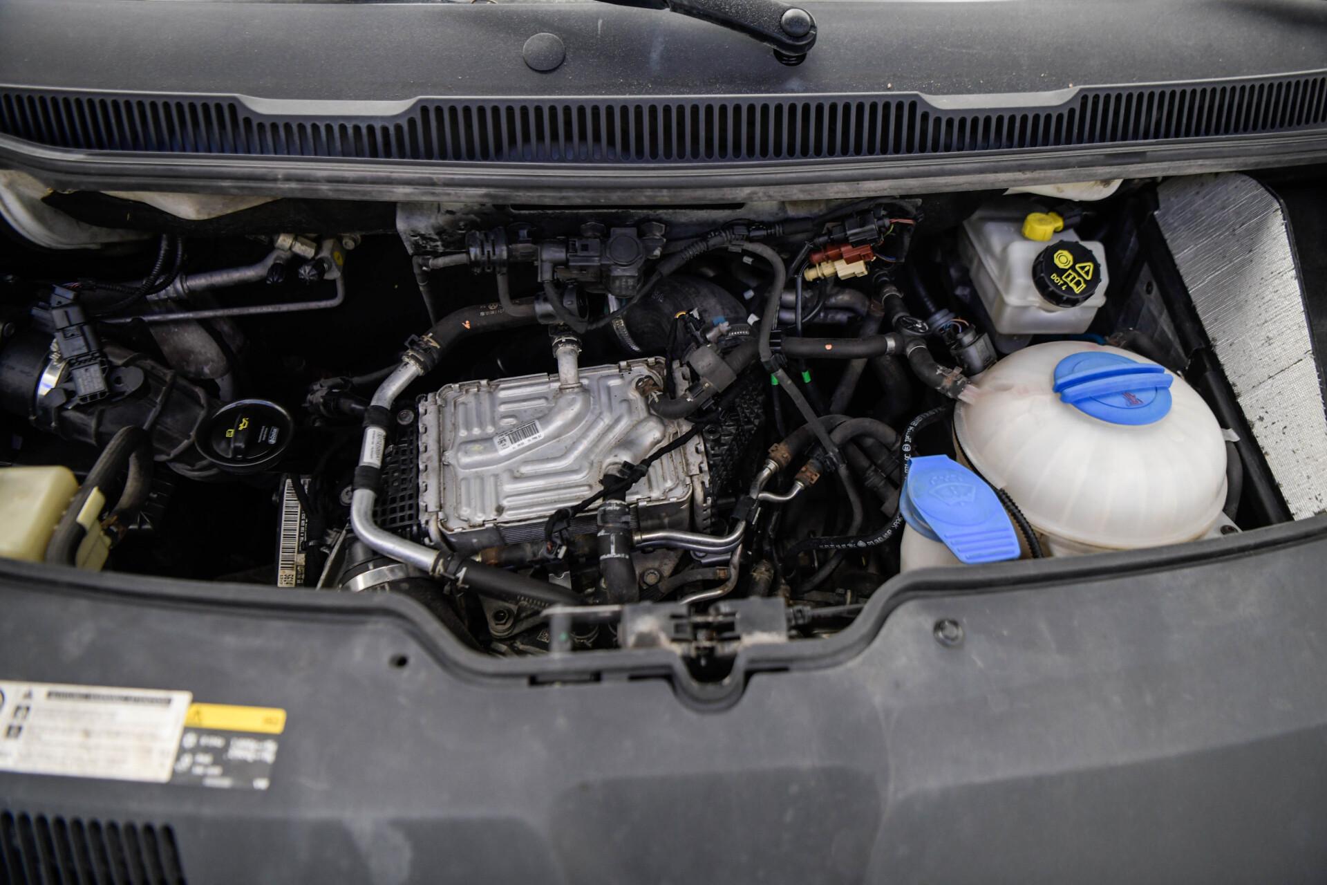 VOLKSWAGEN Transporter 2016