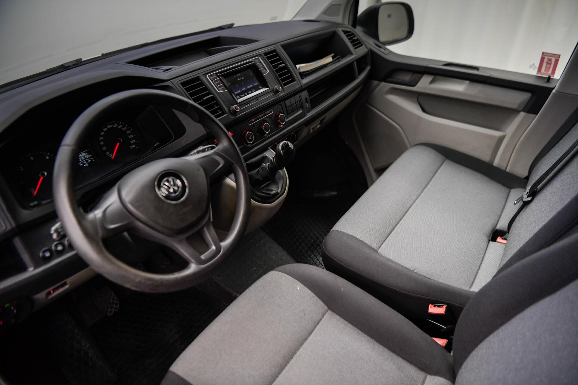 VOLKSWAGEN Transporter 2016