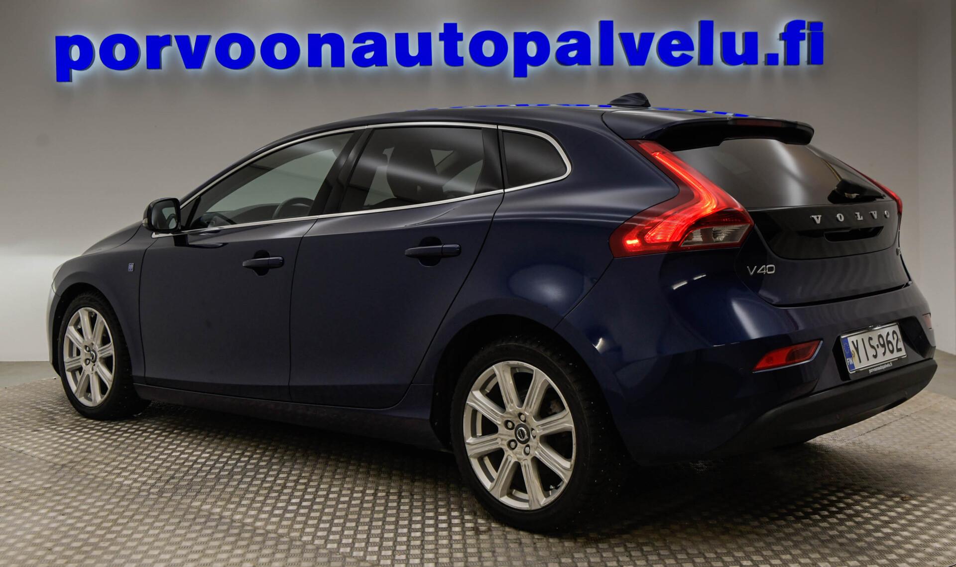 VOLVO V40 2014