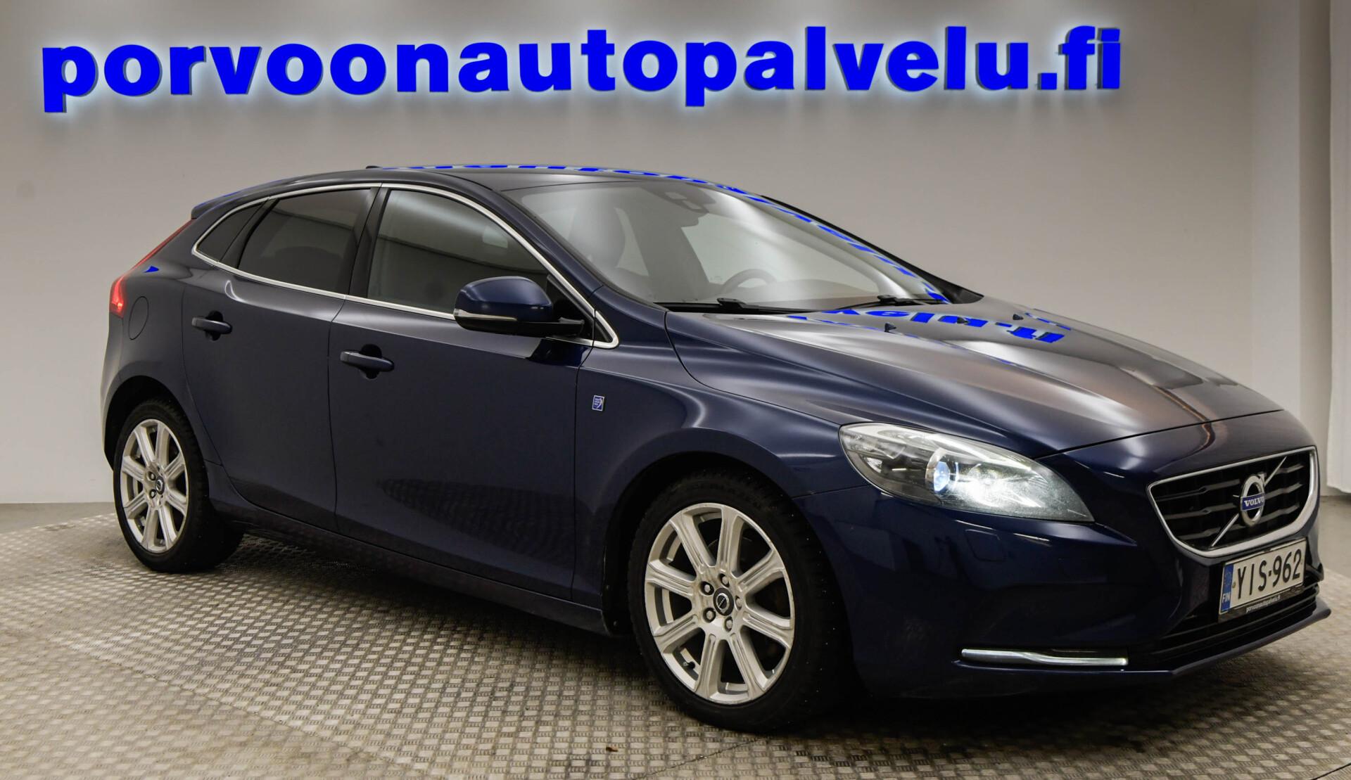 VOLVO V40 2014