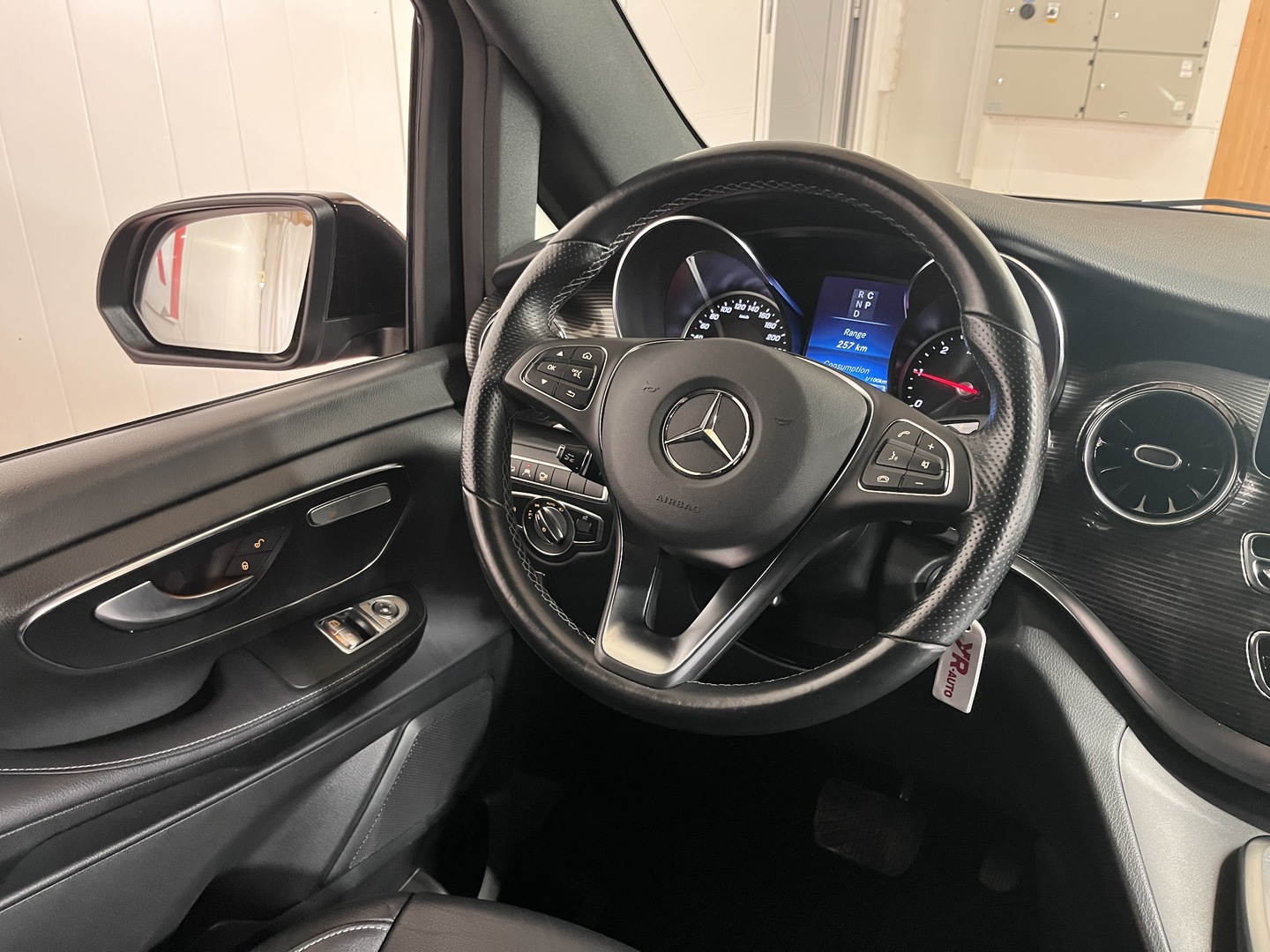 MERCEDES-BENZ V 2023