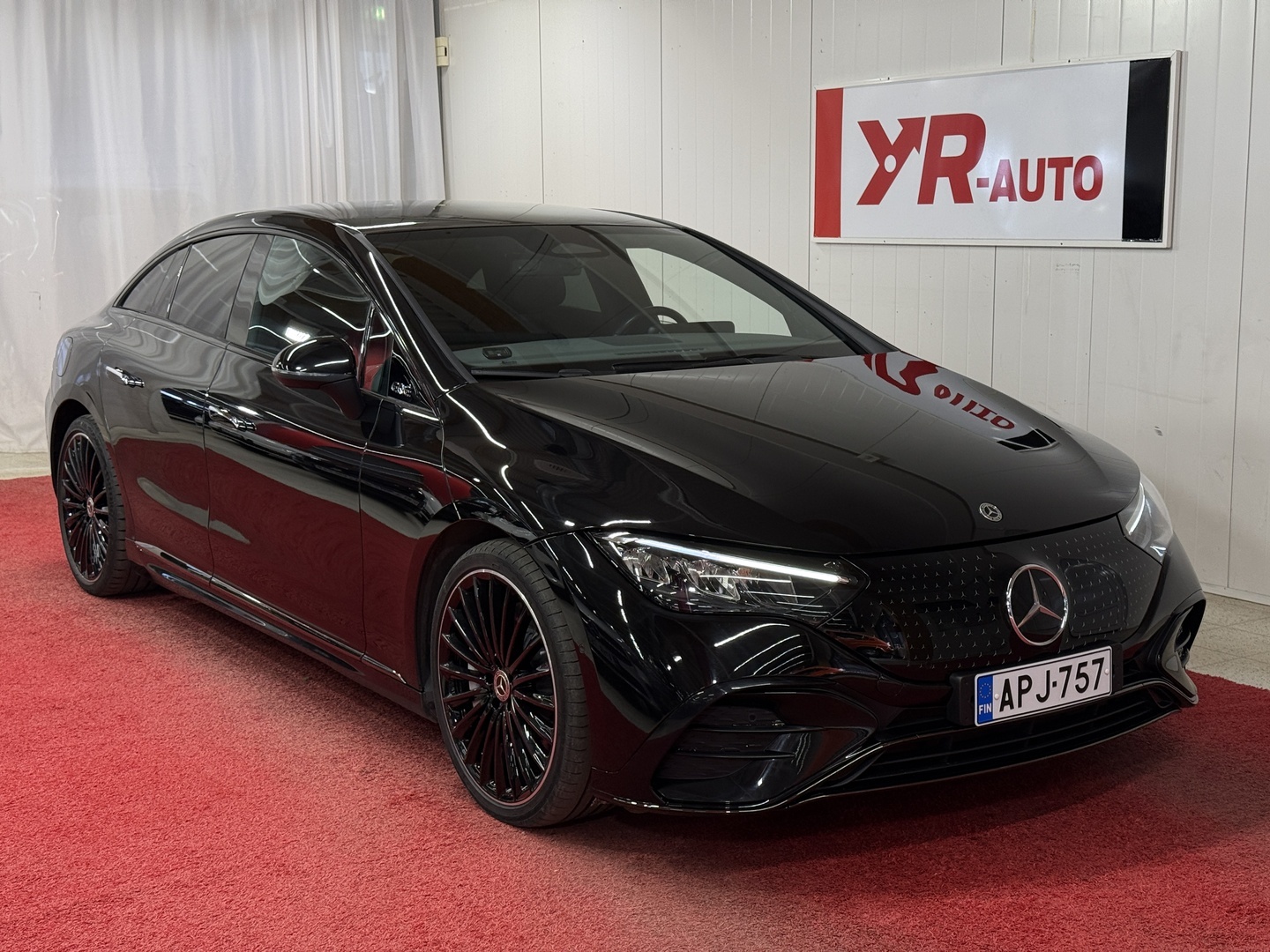 MERCEDES-BENZ EQE 2023