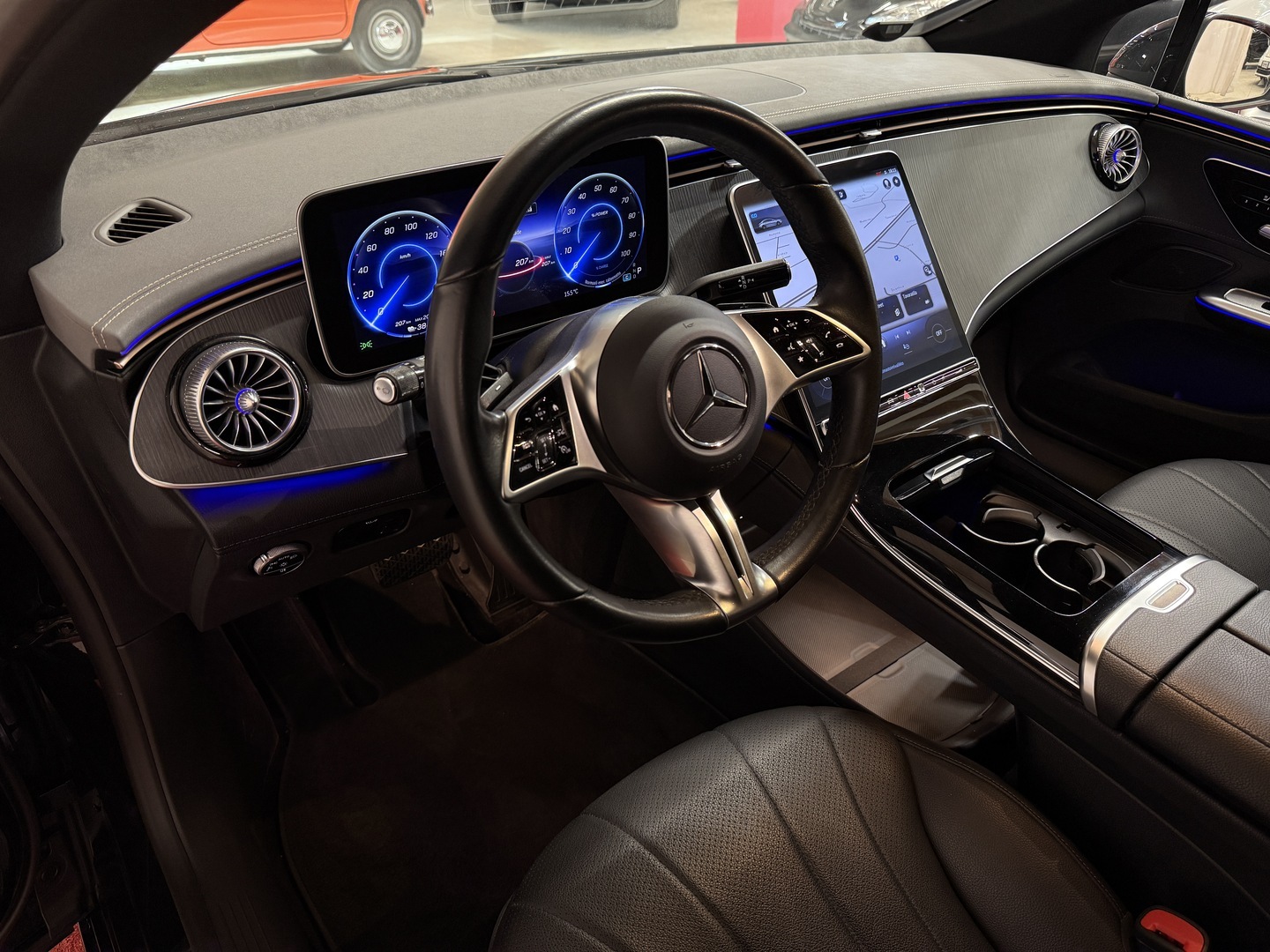 MERCEDES-BENZ EQE 2023