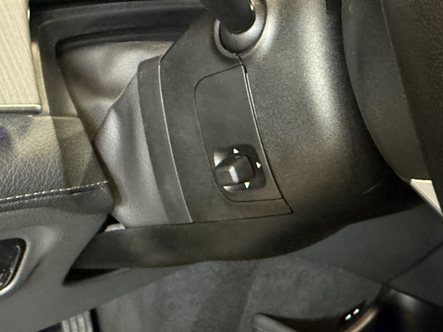 MERCEDES-BENZ EQE 2023