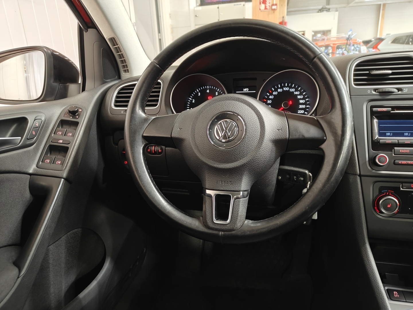 VOLKSWAGEN Golf 2012