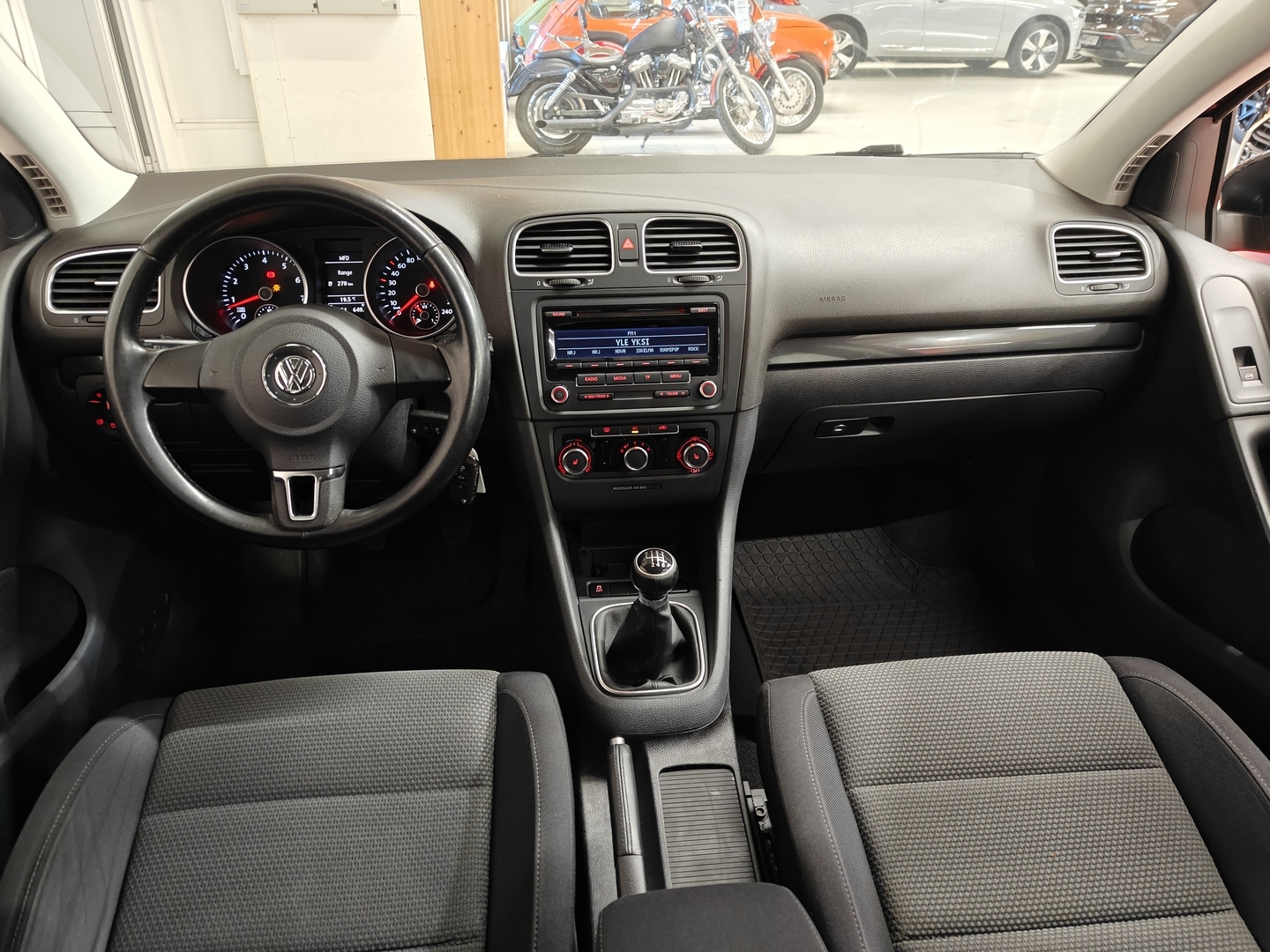 VOLKSWAGEN Golf 2012