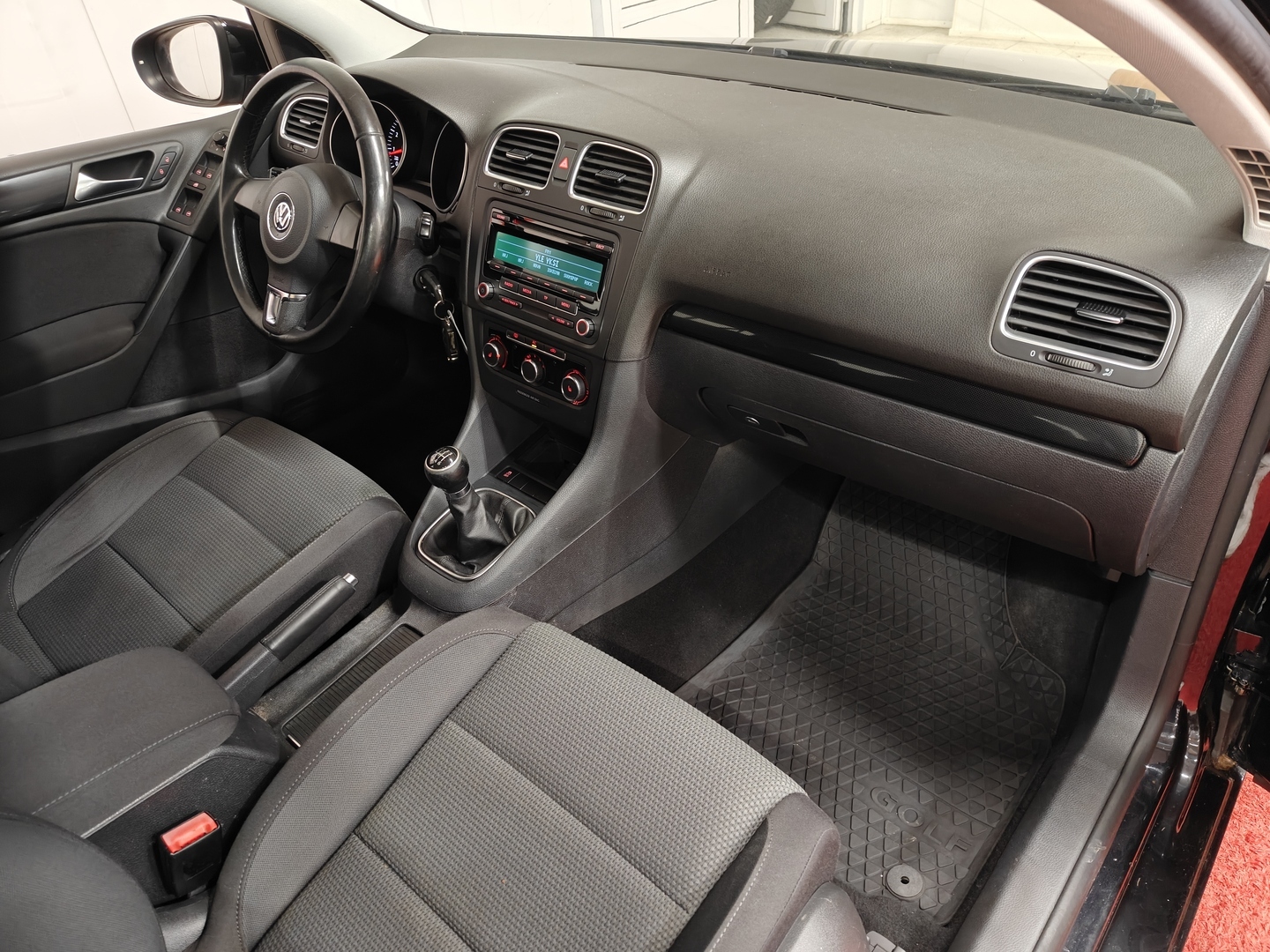 VOLKSWAGEN Golf 2012