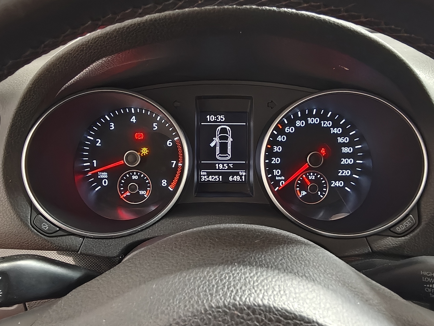 VOLKSWAGEN Golf 2012