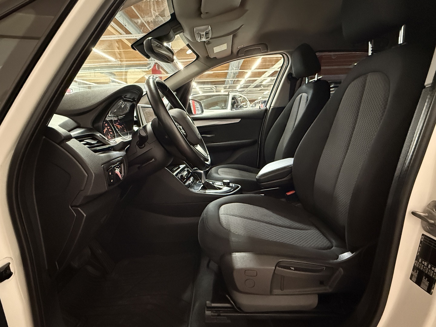 BMW 218 13