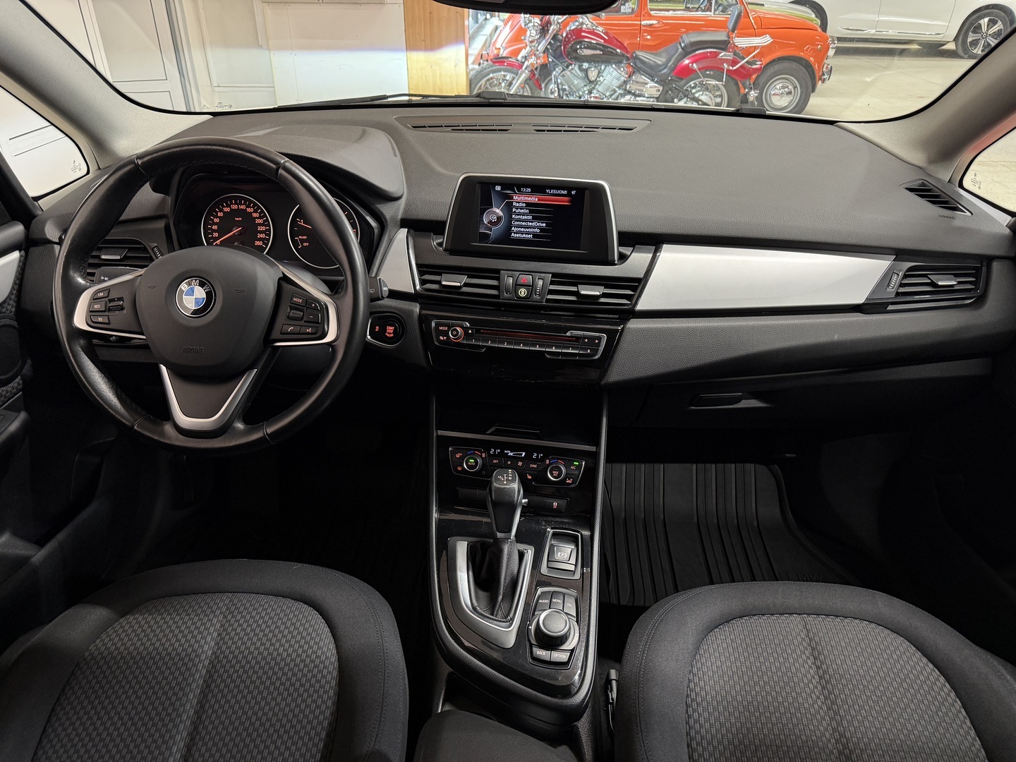 BMW 218 15
