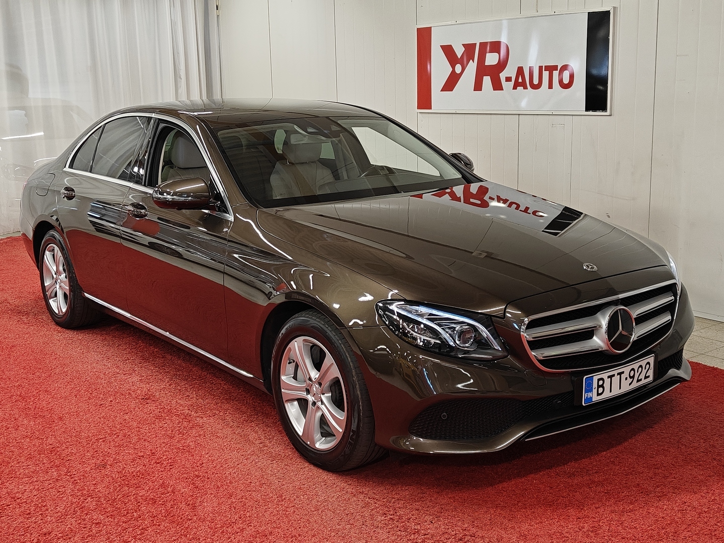 MERCEDES-BENZ E 1