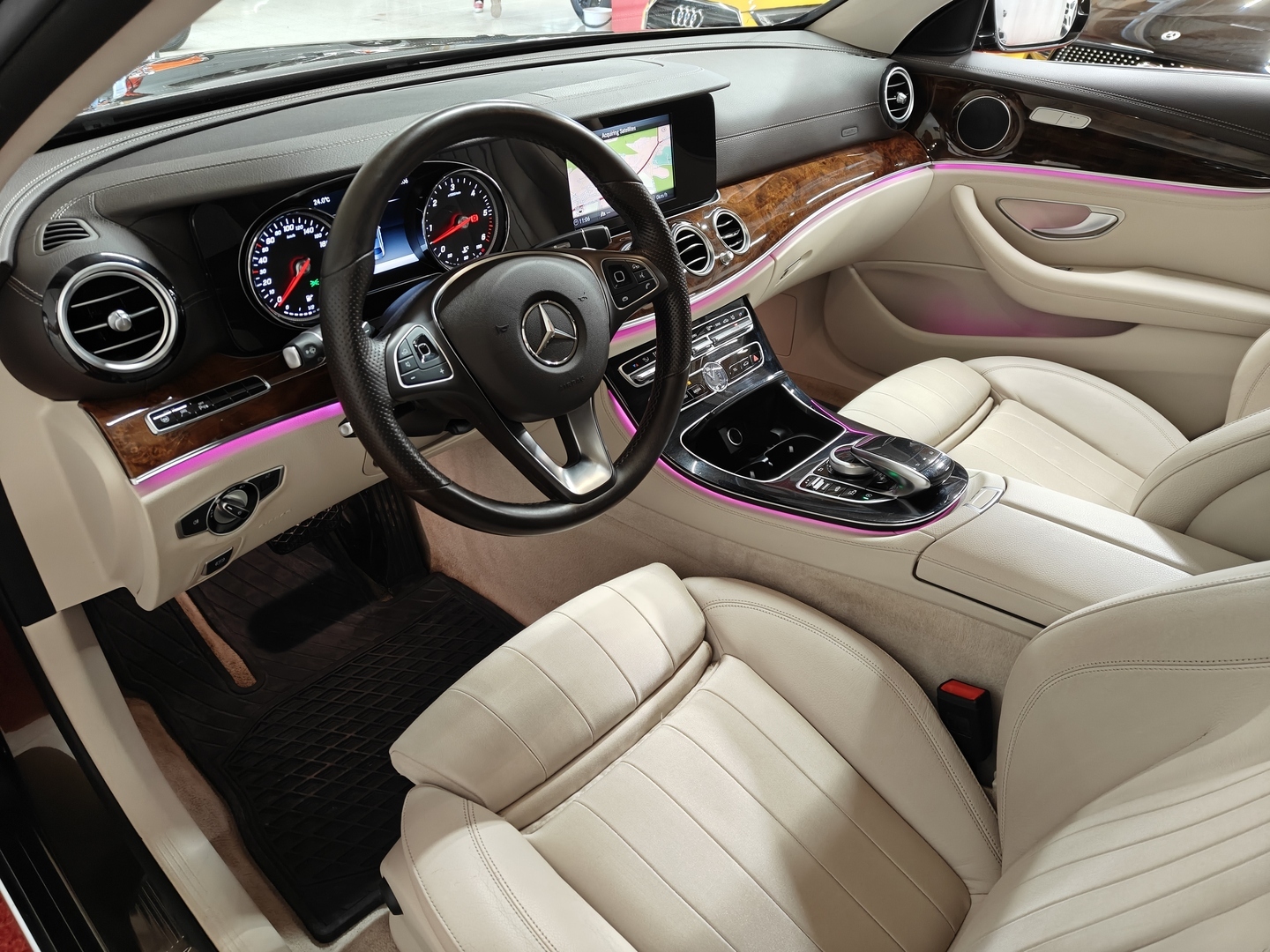 MERCEDES-BENZ E 21