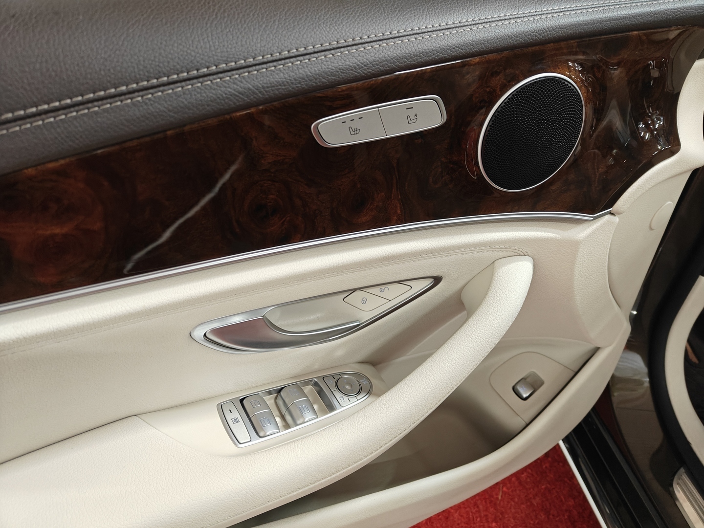 MERCEDES-BENZ E 23