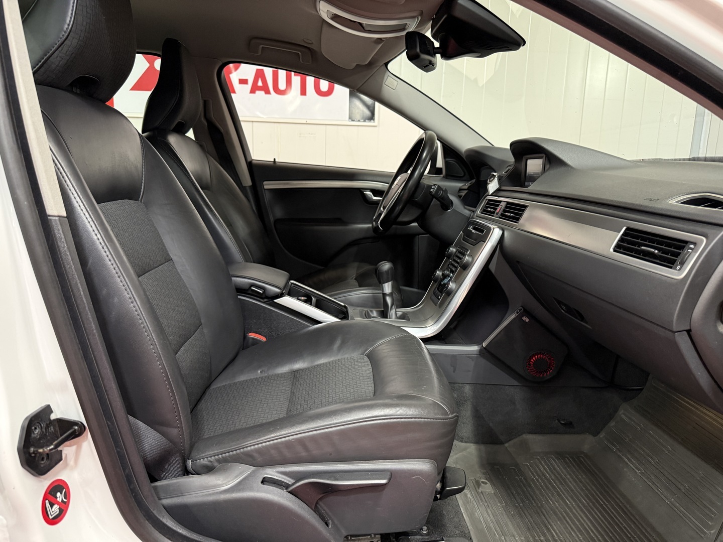 VOLVO V70 2013