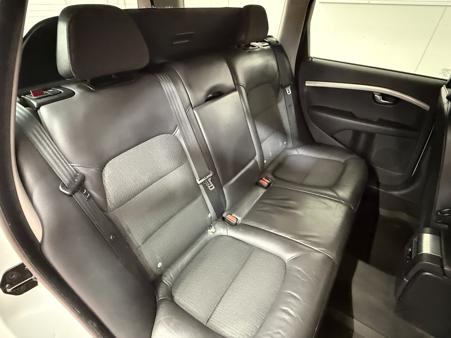 VOLVO V70 2013