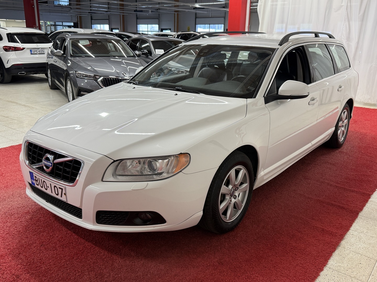 VOLVO V70 2013