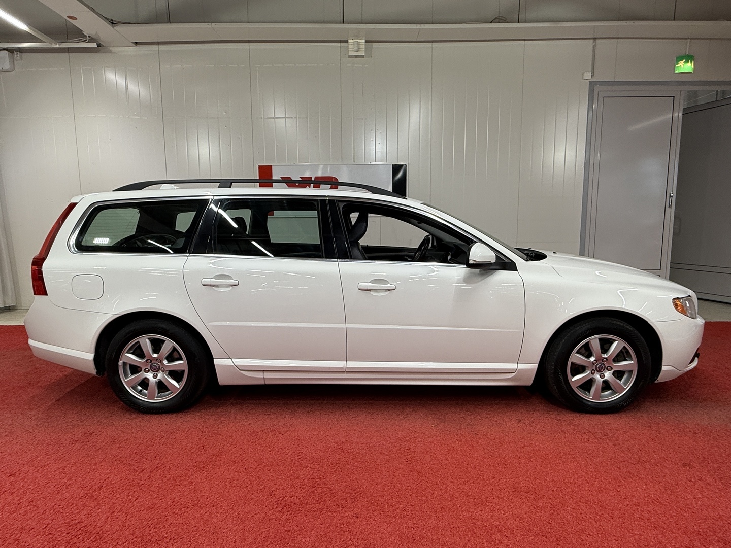 VOLVO V70 2013