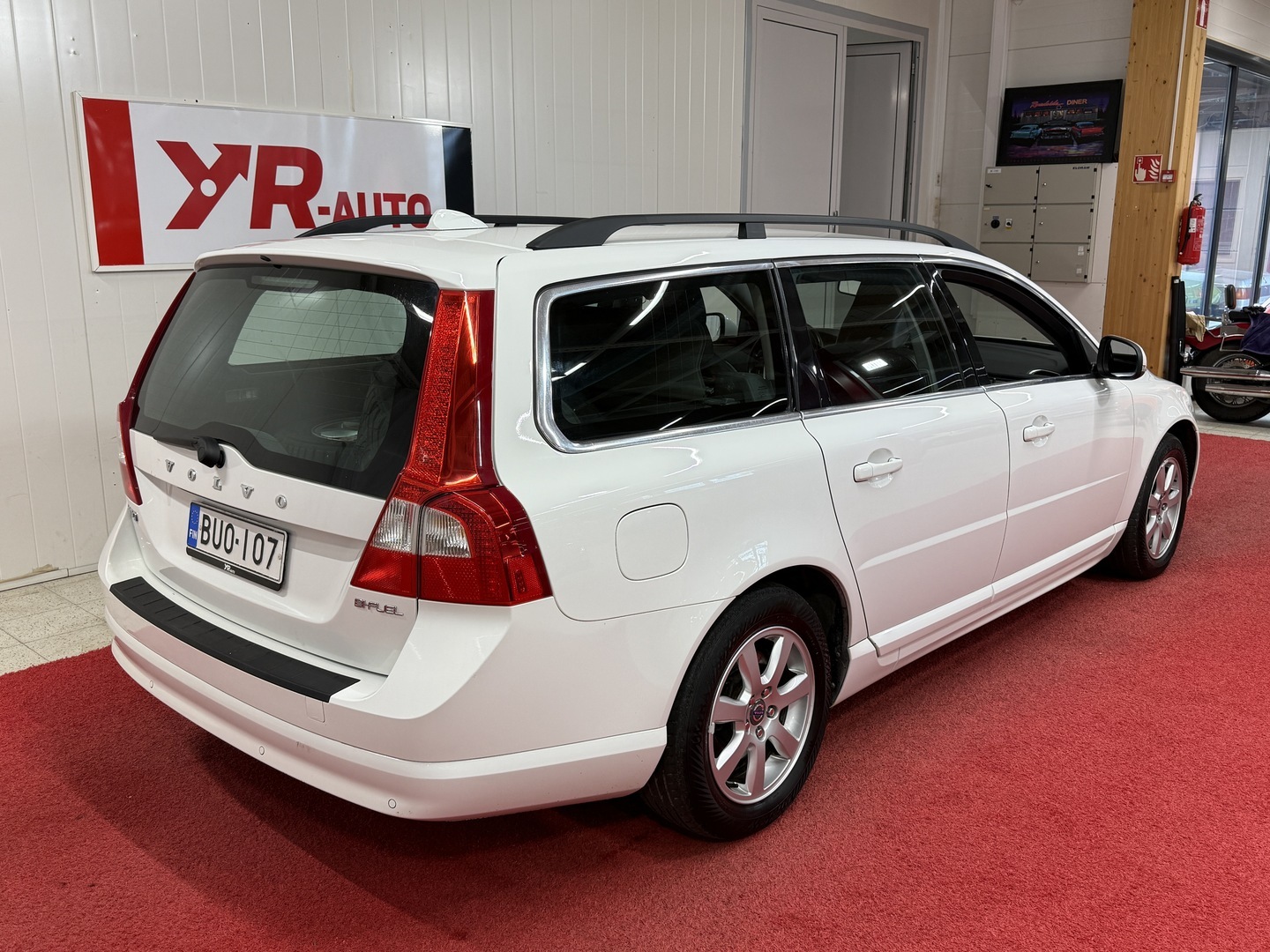 VOLVO V70 2013