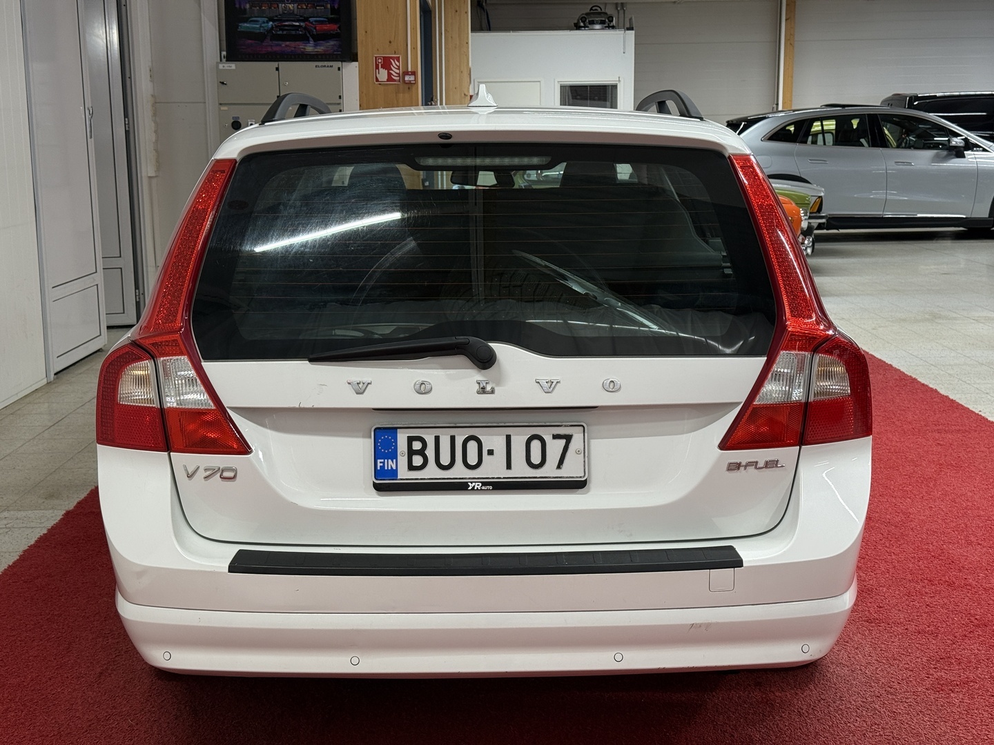 VOLVO V70 2013