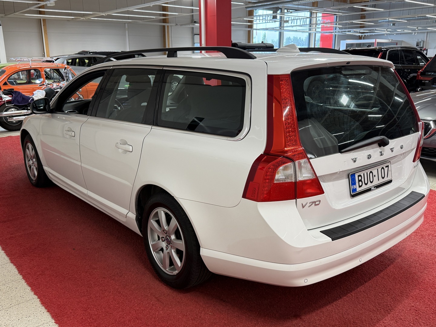 VOLVO V70 2013