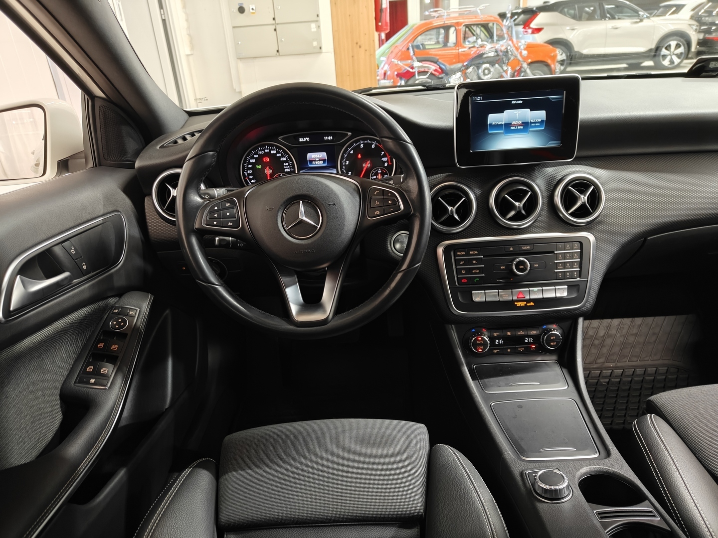MERCEDES-BENZ A 2017