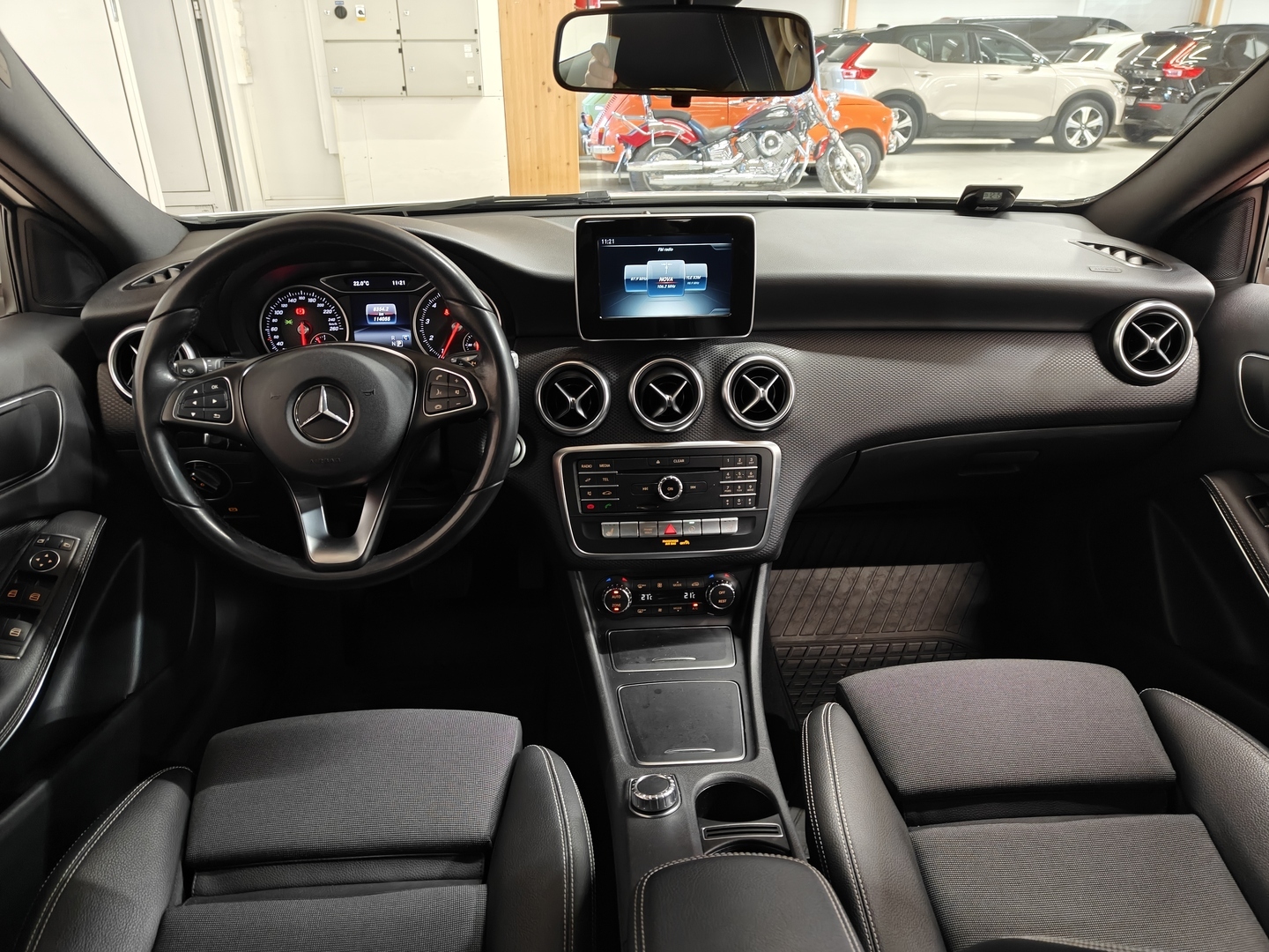 MERCEDES-BENZ A 2017