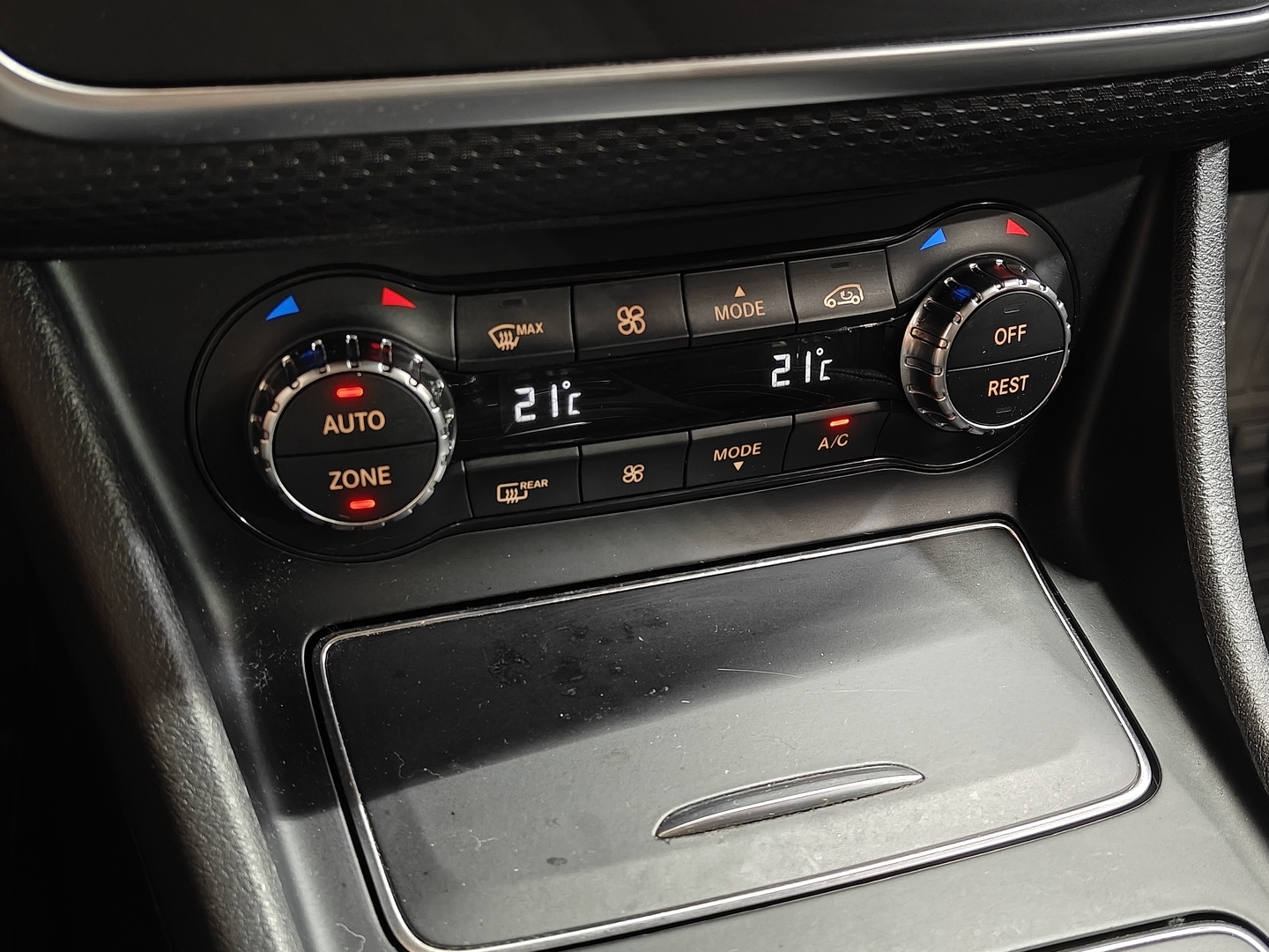 MERCEDES-BENZ A 2017