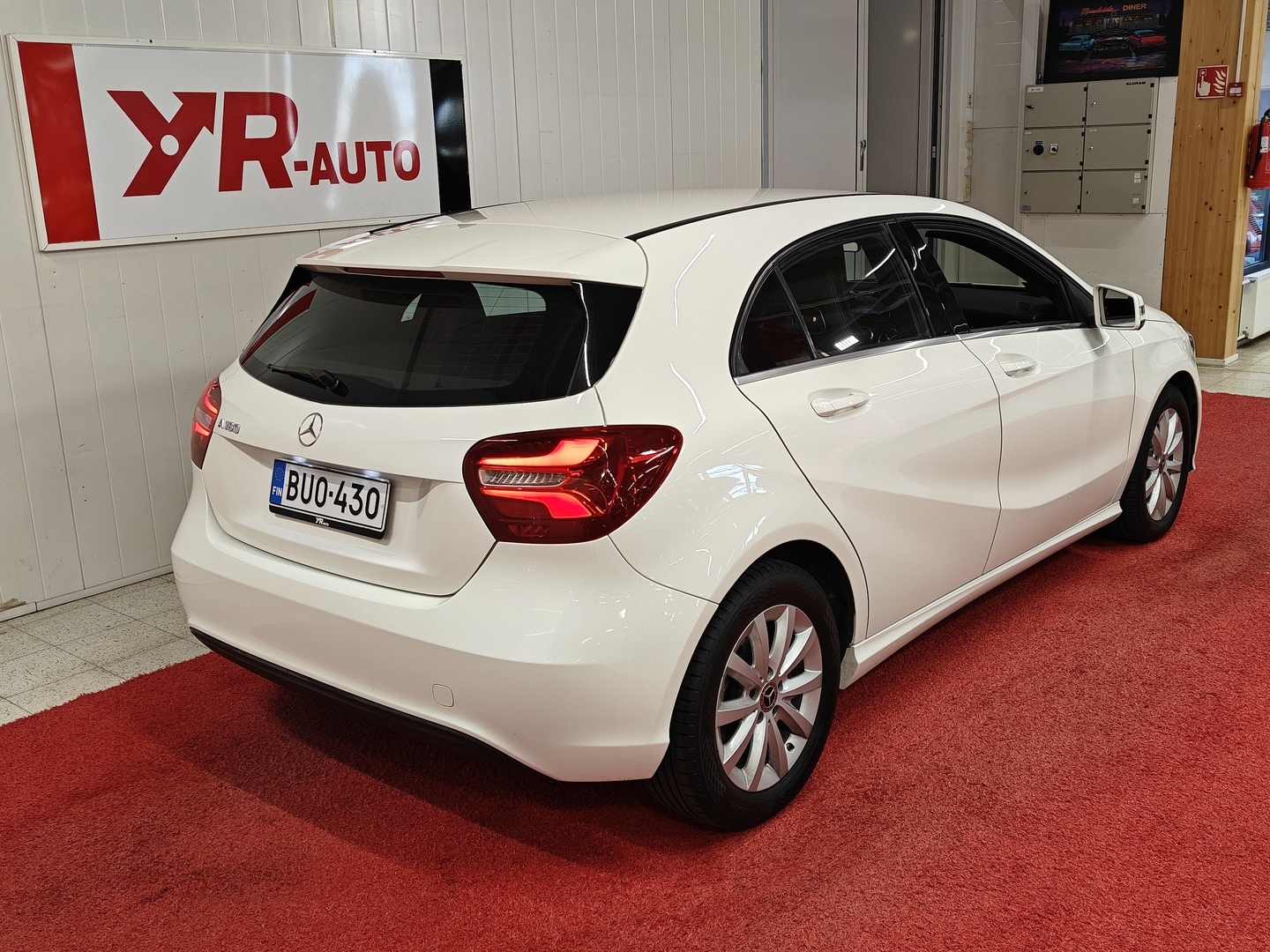 MERCEDES-BENZ A 2017