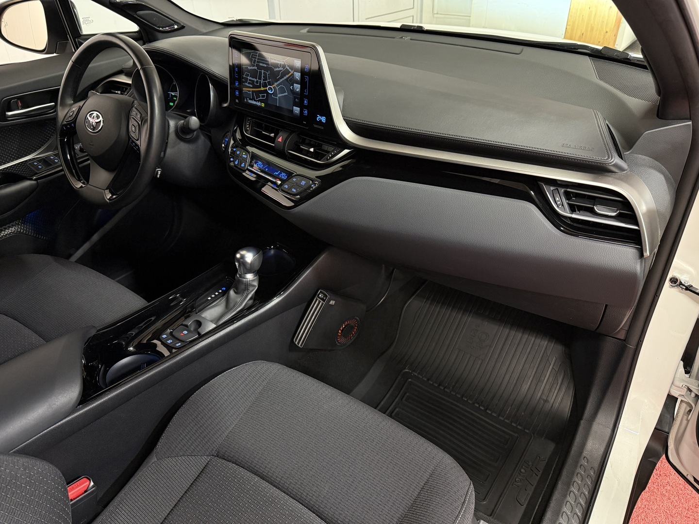 TOYOTA C-HR 2019