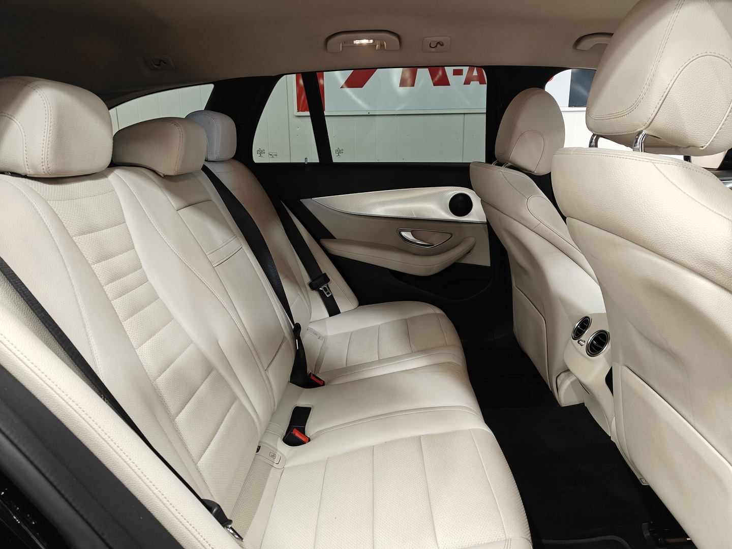 MERCEDES-BENZ E 2019