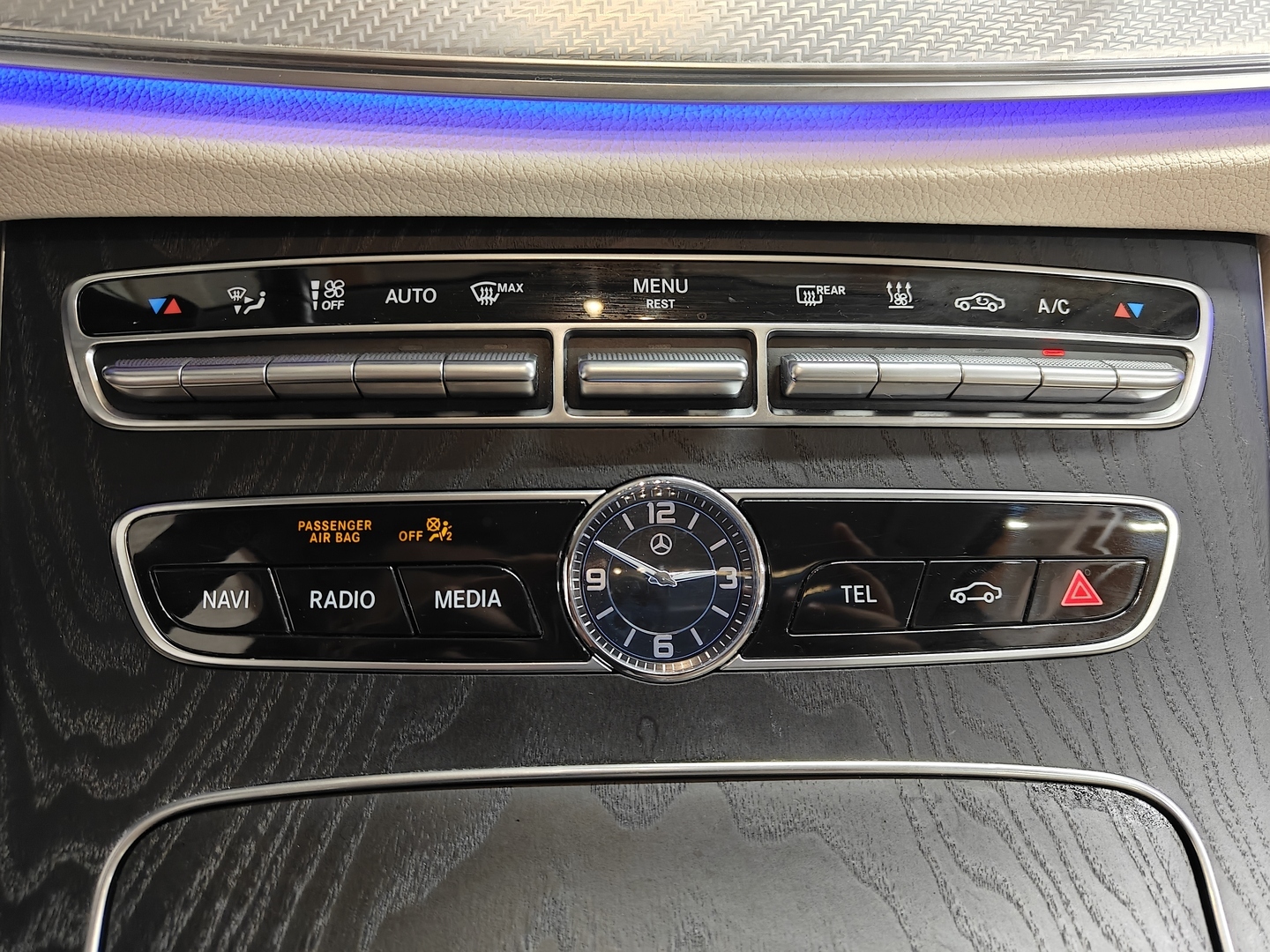 MERCEDES-BENZ E 2019