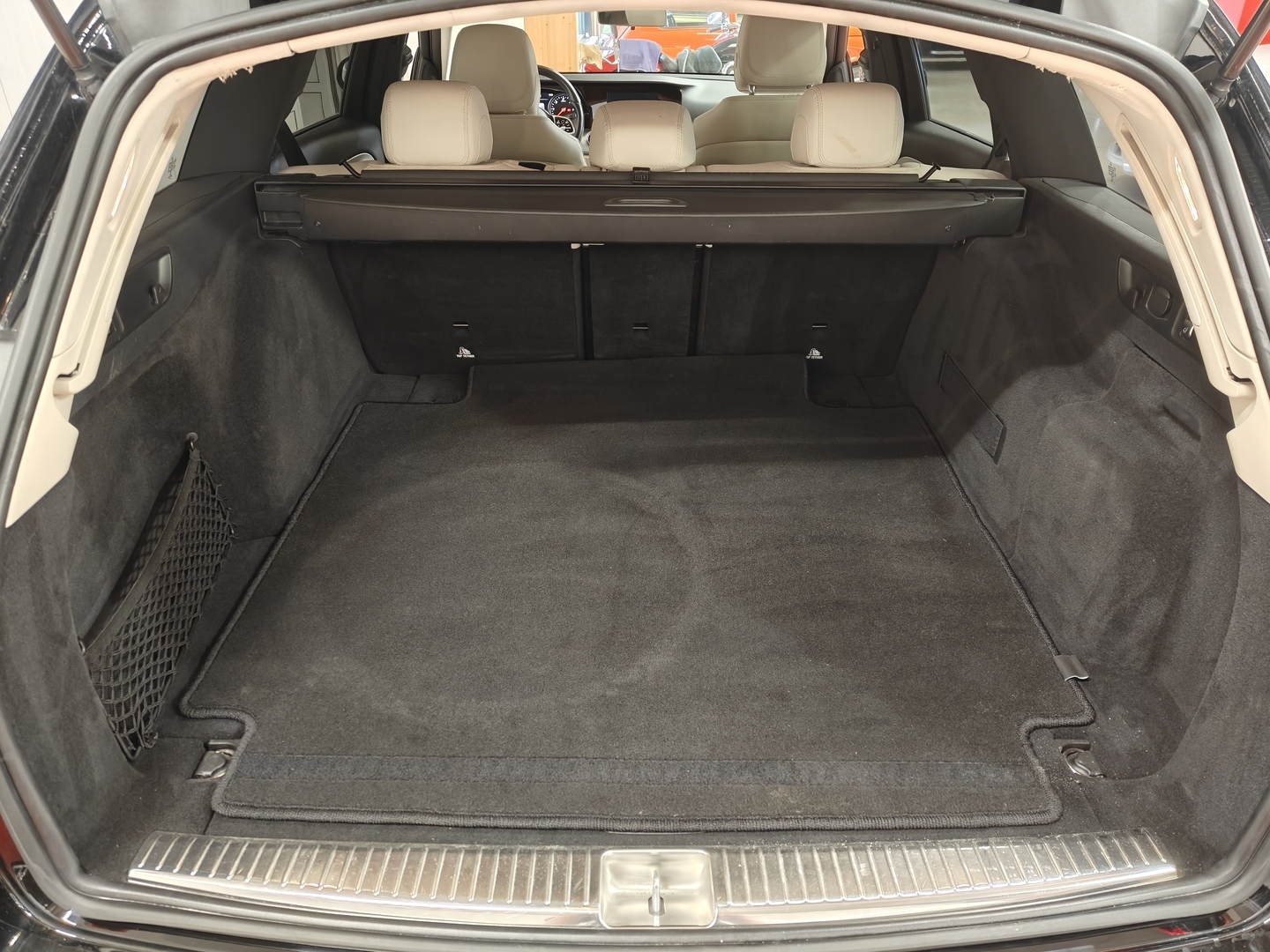 MERCEDES-BENZ E 2019