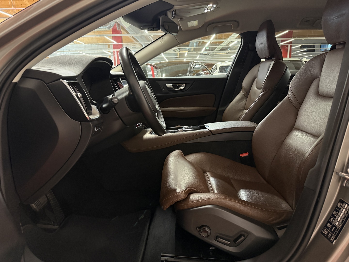 VOLVO V60 2020