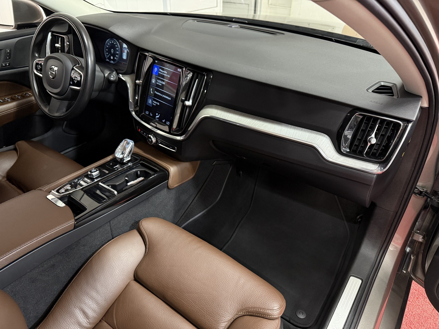 VOLVO V60 2020