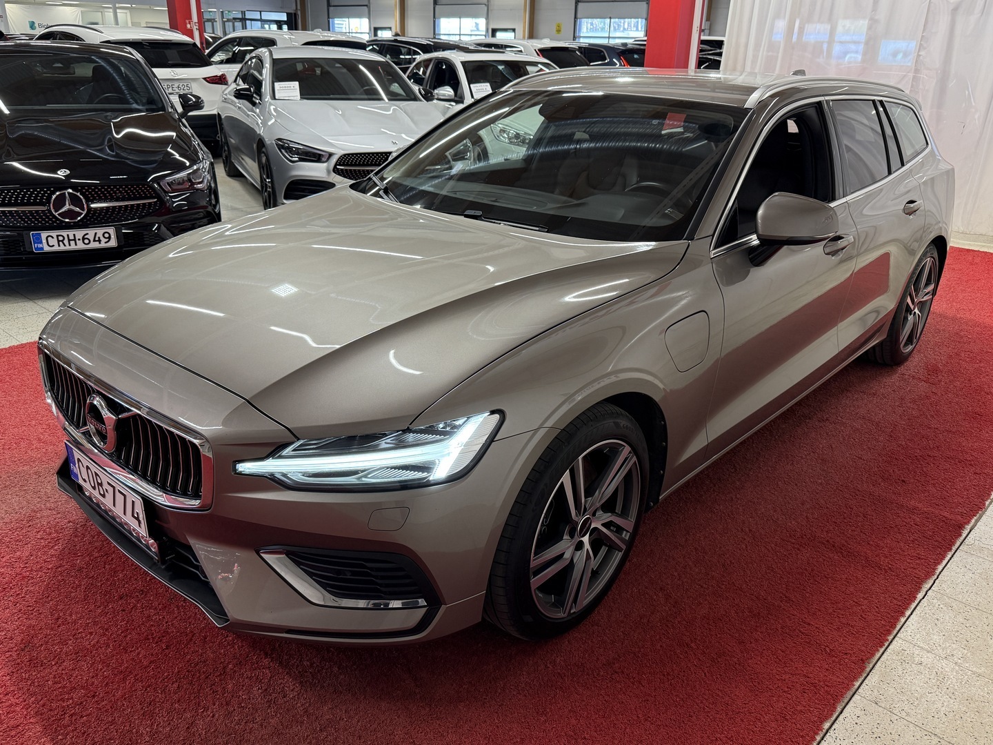 VOLVO V60 2020