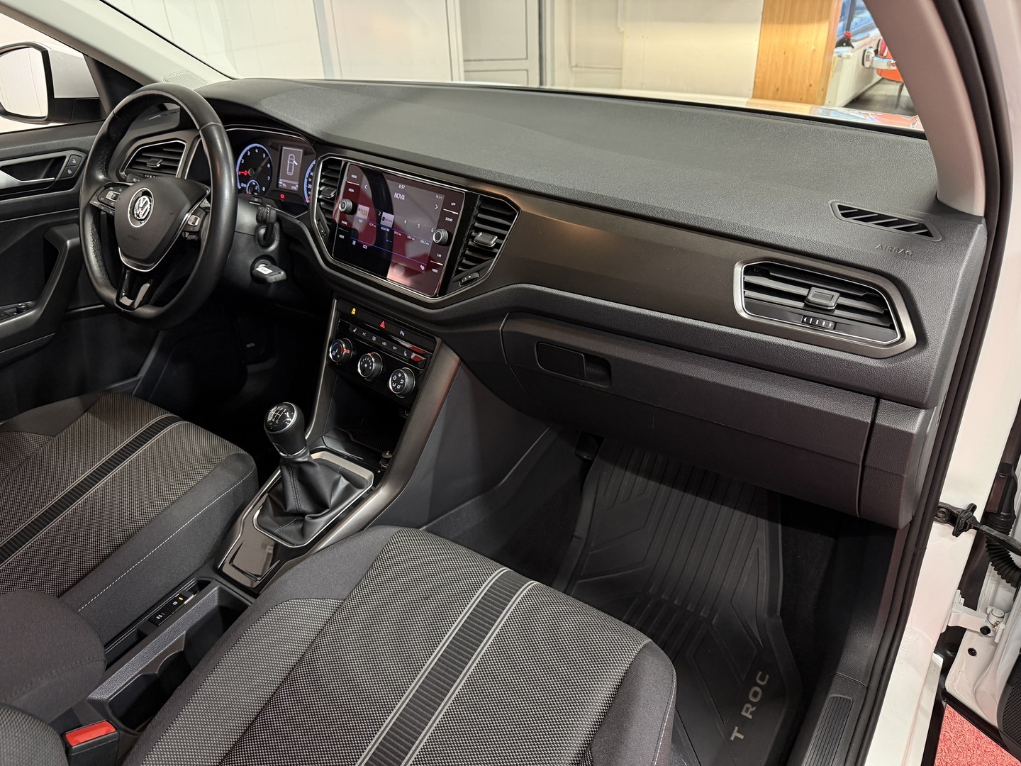 VOLKSWAGEN T-Roc 2019