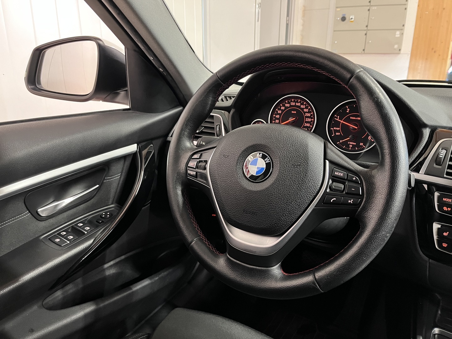 BMW 320 2016