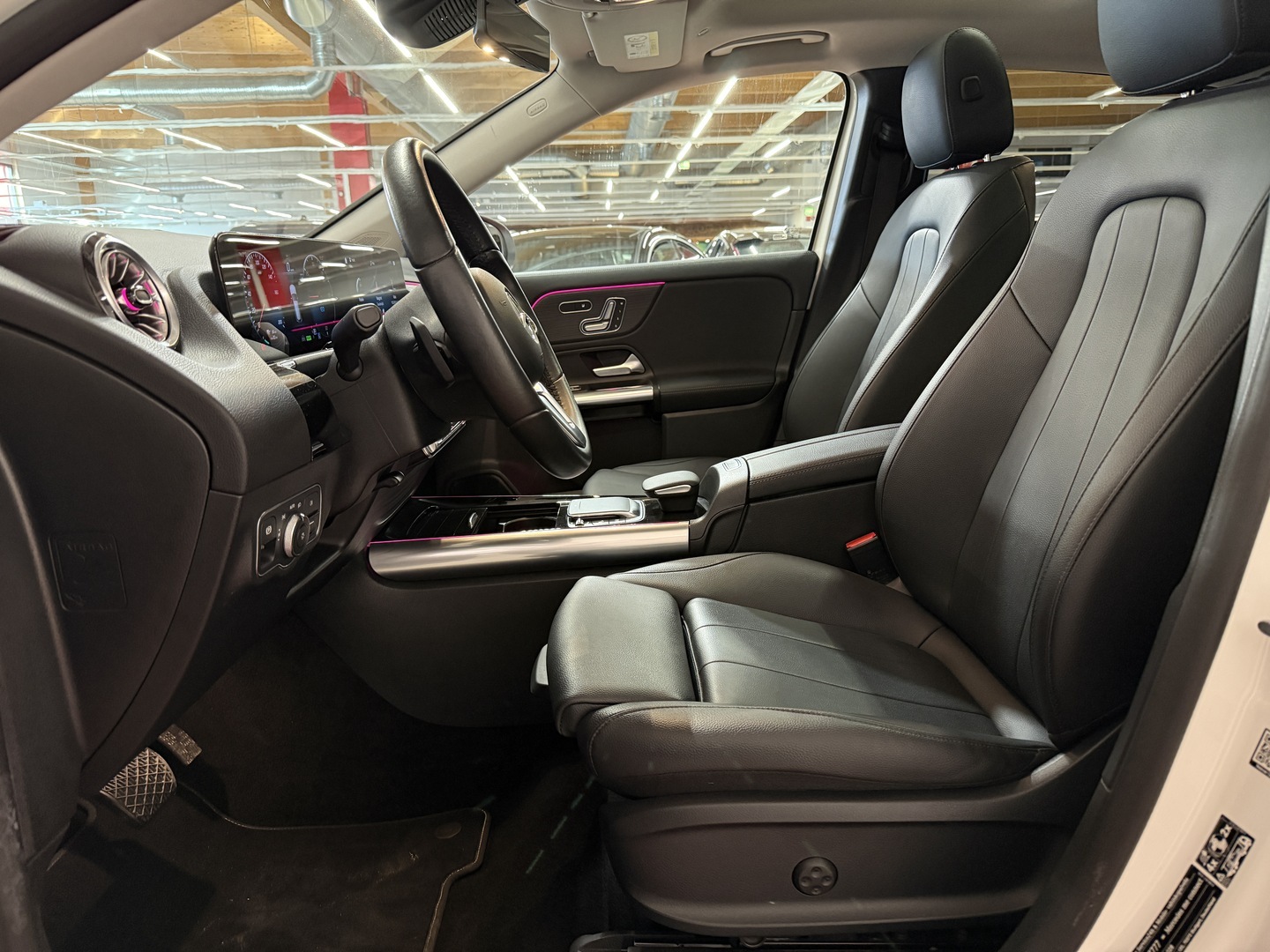 MERCEDES-BENZ EQA 2023